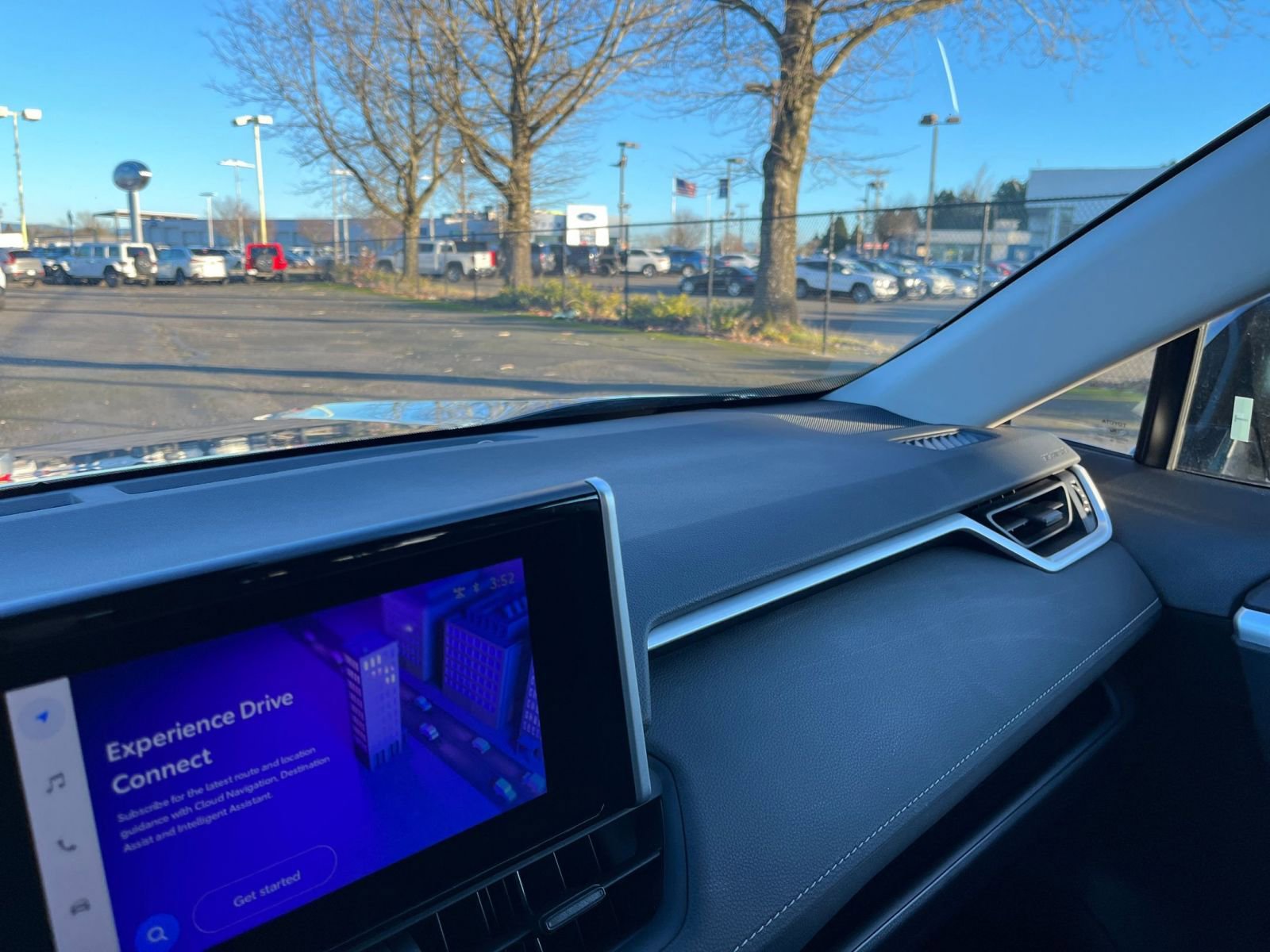 Thumbnail: 2025 Toyota RAV4 - 34