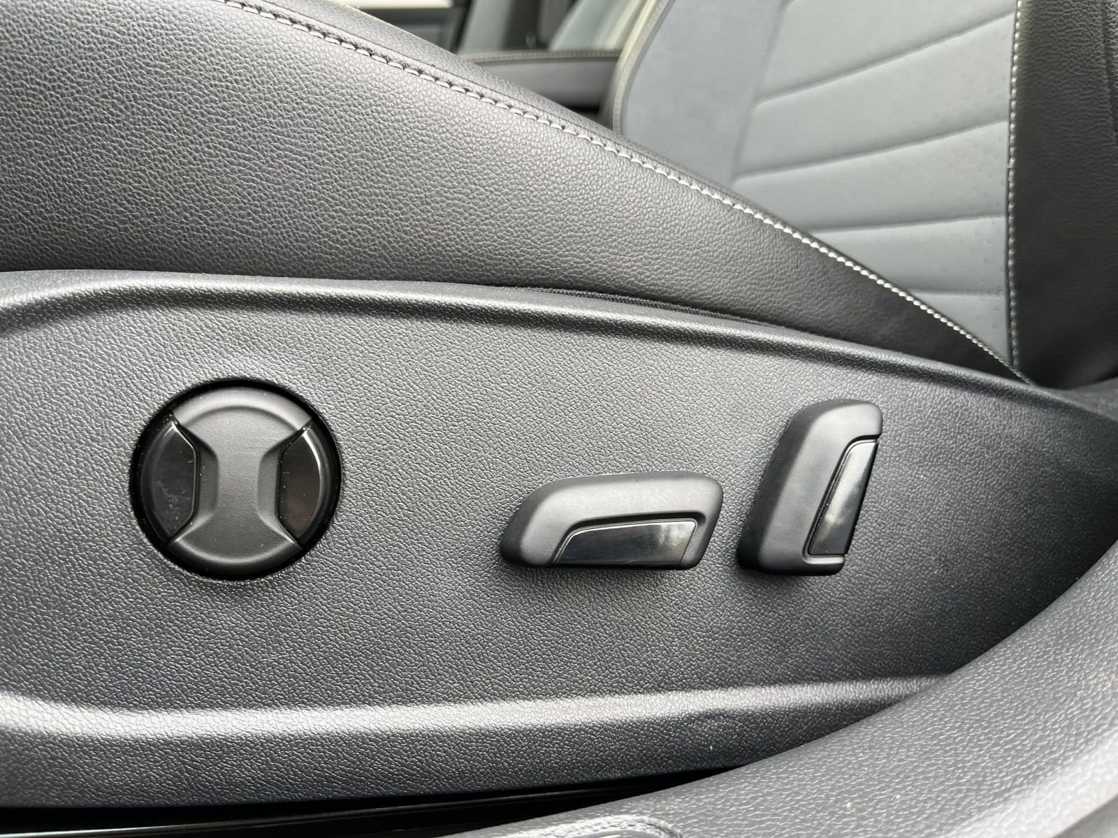 Thumbnail: 2025 Volkswagen Jetta - 24