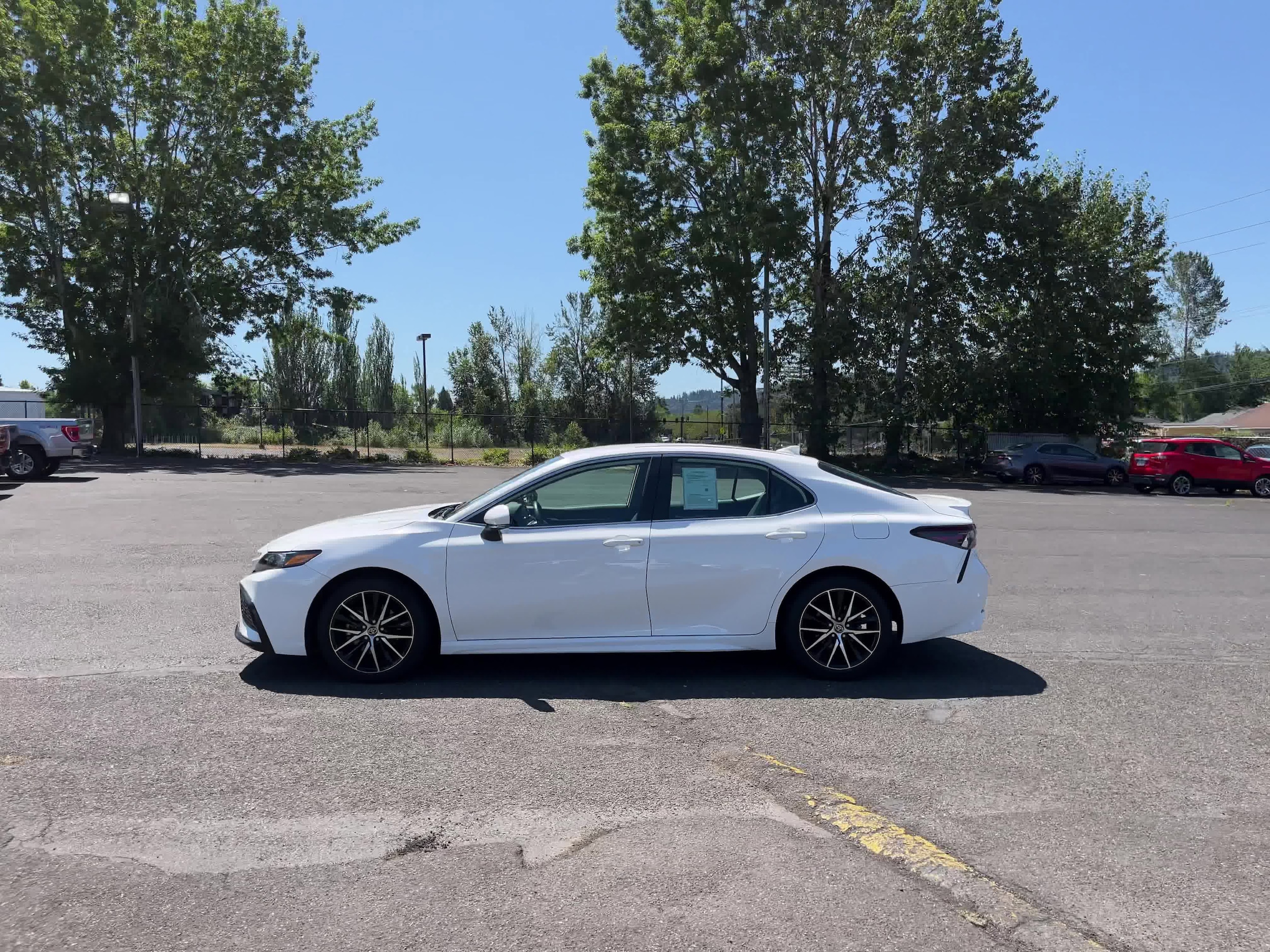 2023 Toyota Camry SE 8