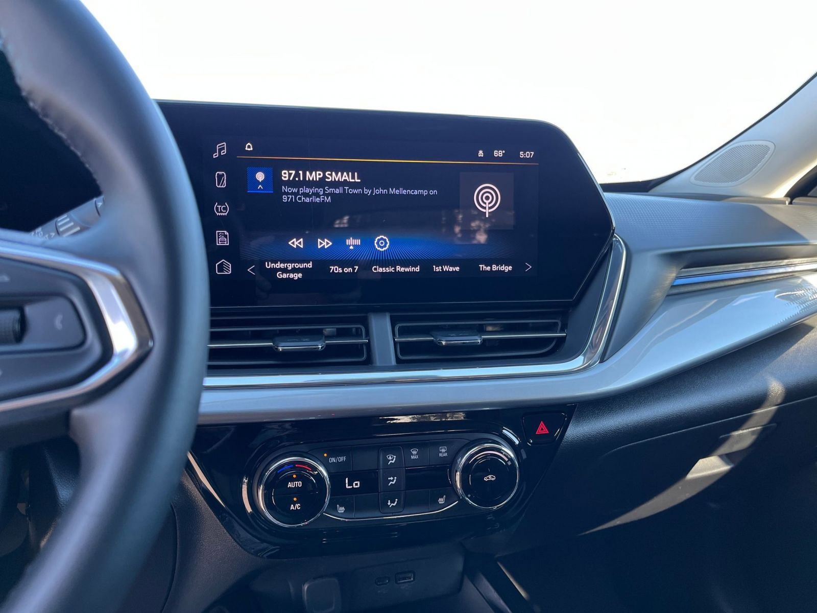 Thumbnail: 2025 Chevrolet Trax - 20