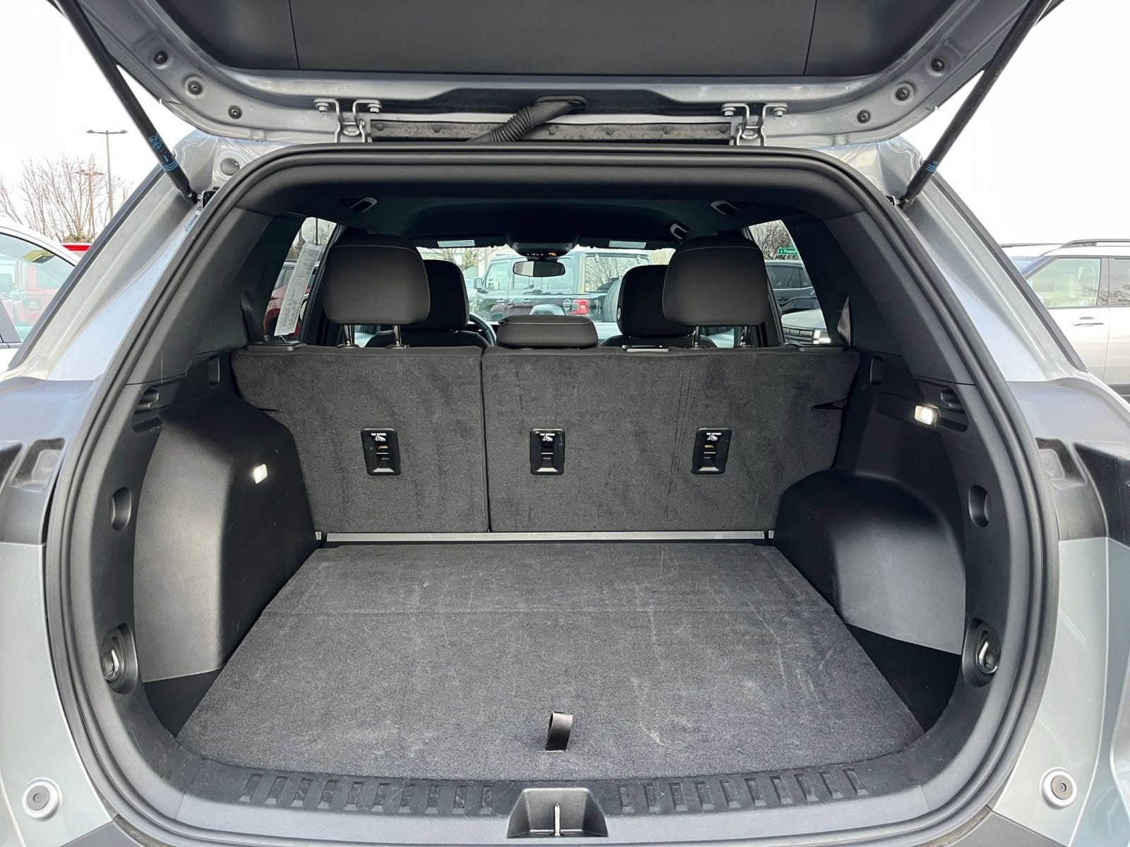 Thumbnail: 2025 Chevrolet Equinox - 30