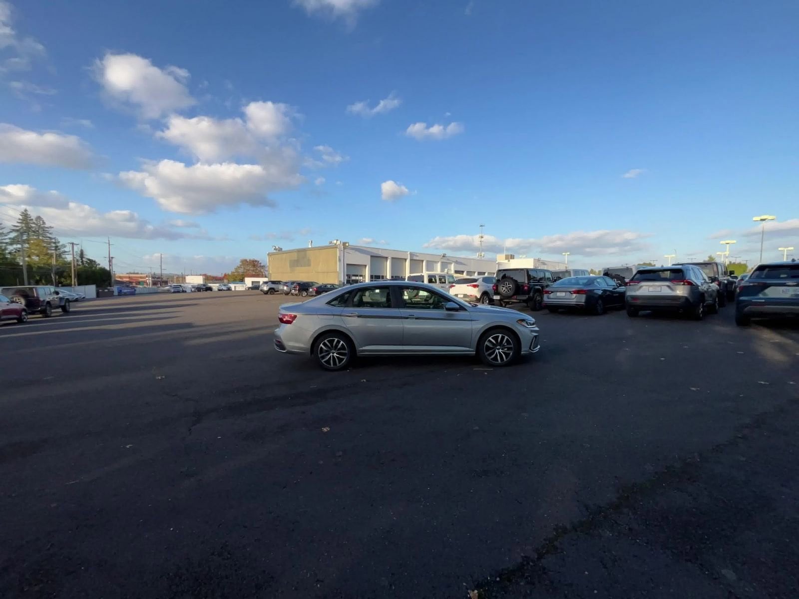 Thumbnail: 2025 Volkswagen Jetta - 15