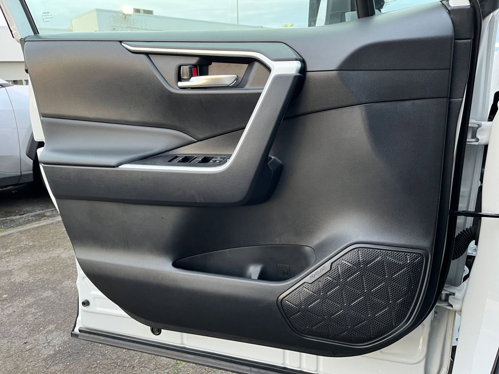 Thumbnail: 2025 Toyota RAV4 - 22