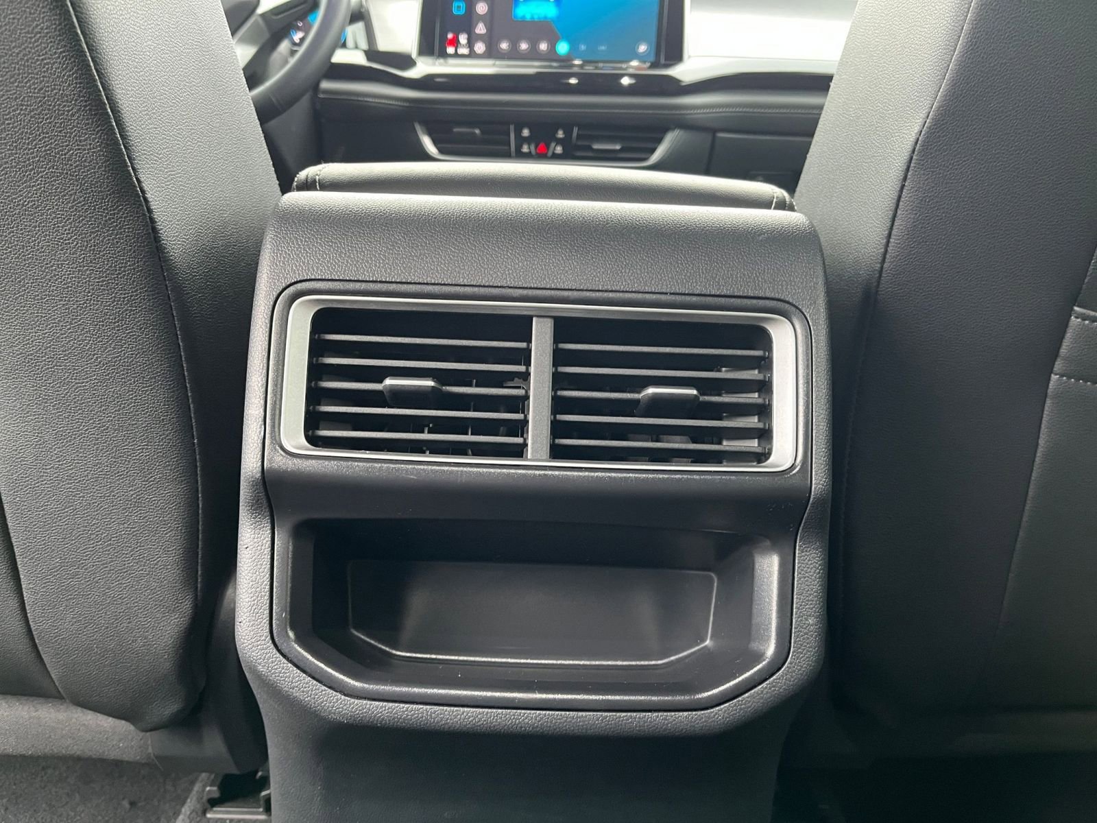 Thumbnail: 2025 Volkswagen Atlas - 27