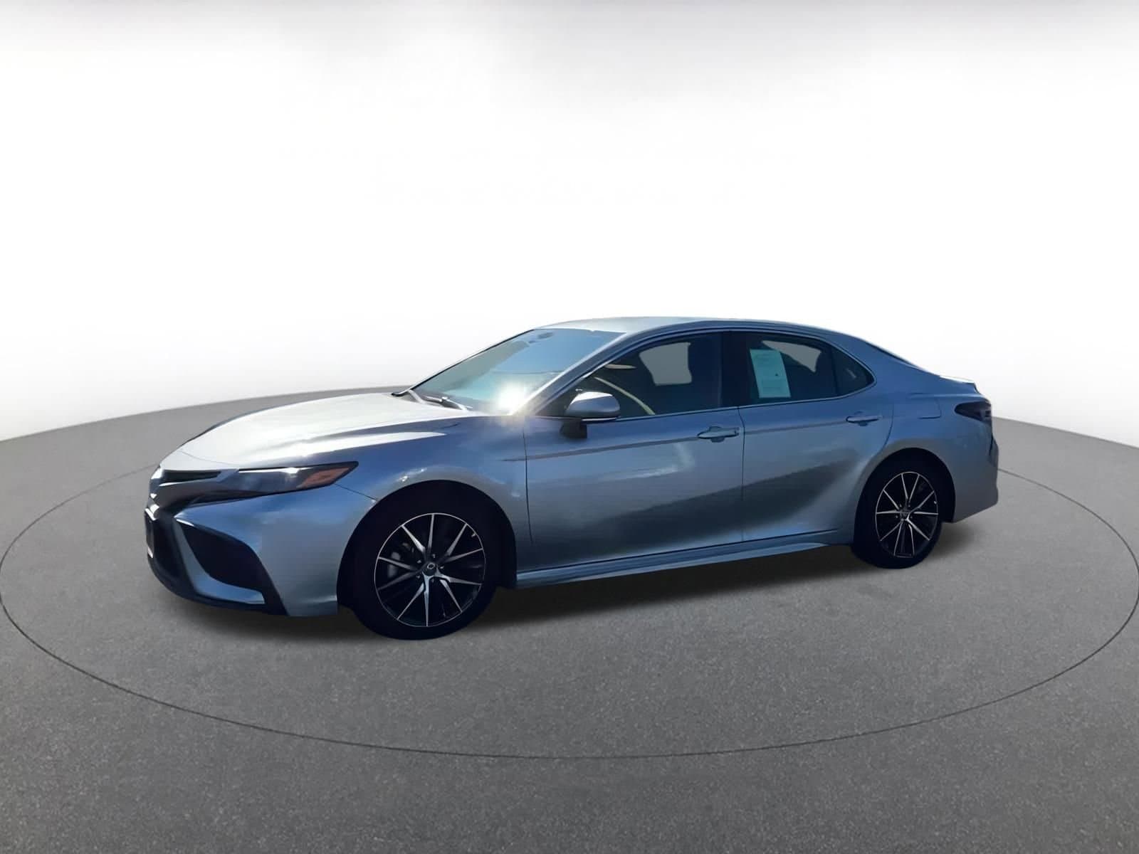 Thumbnail: 2023 Toyota Camry - 9