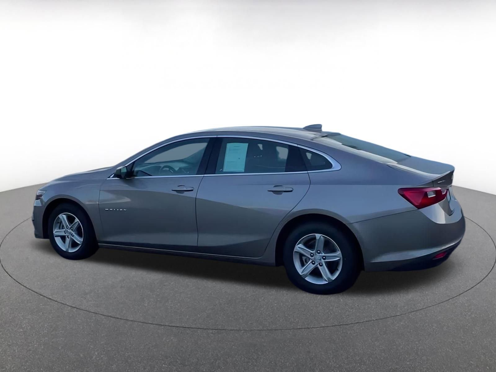 Thumbnail: 2023 Chevrolet Malibu - 14