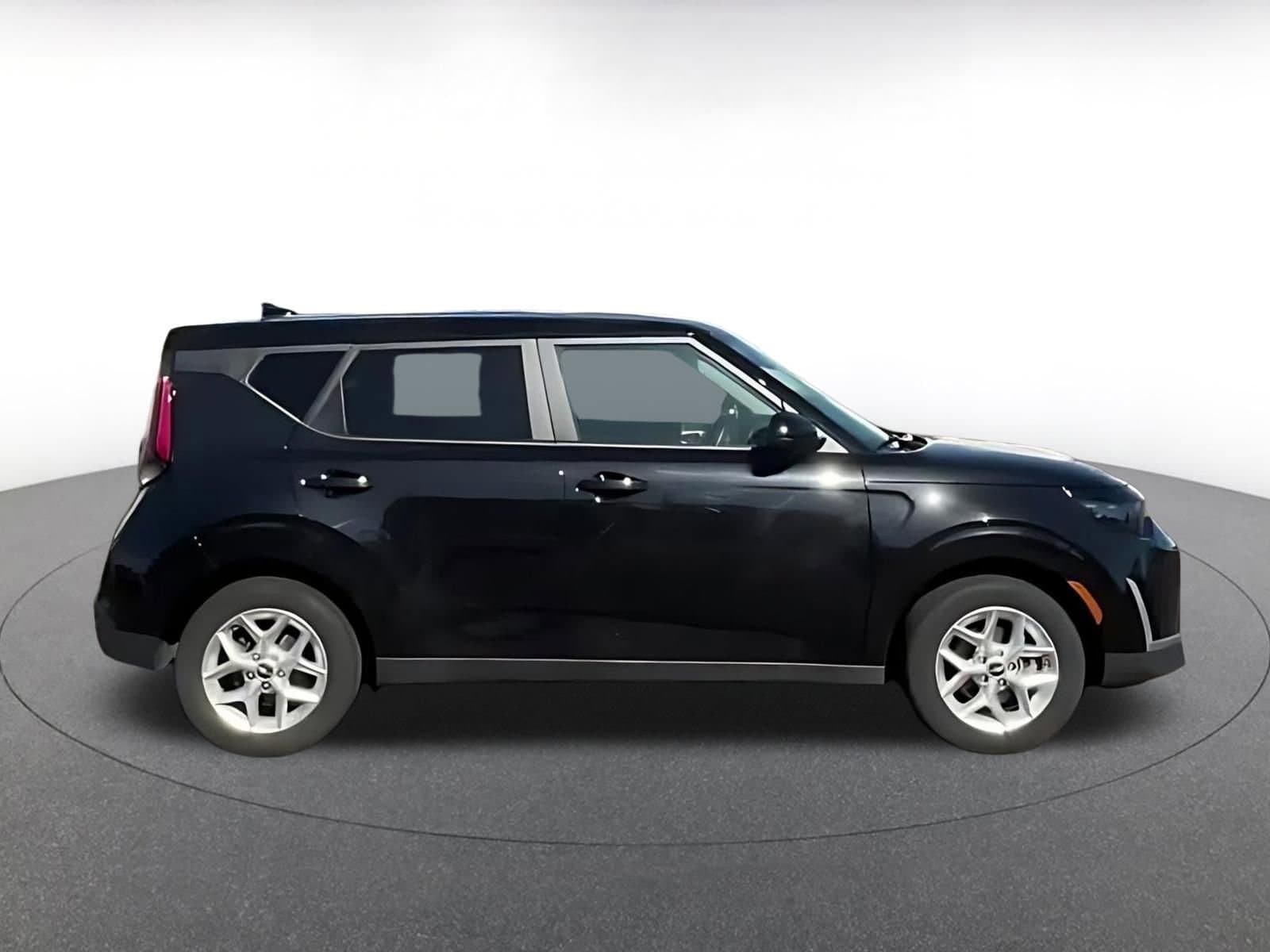 Thumbnail: 2025 Kia Soul - 14