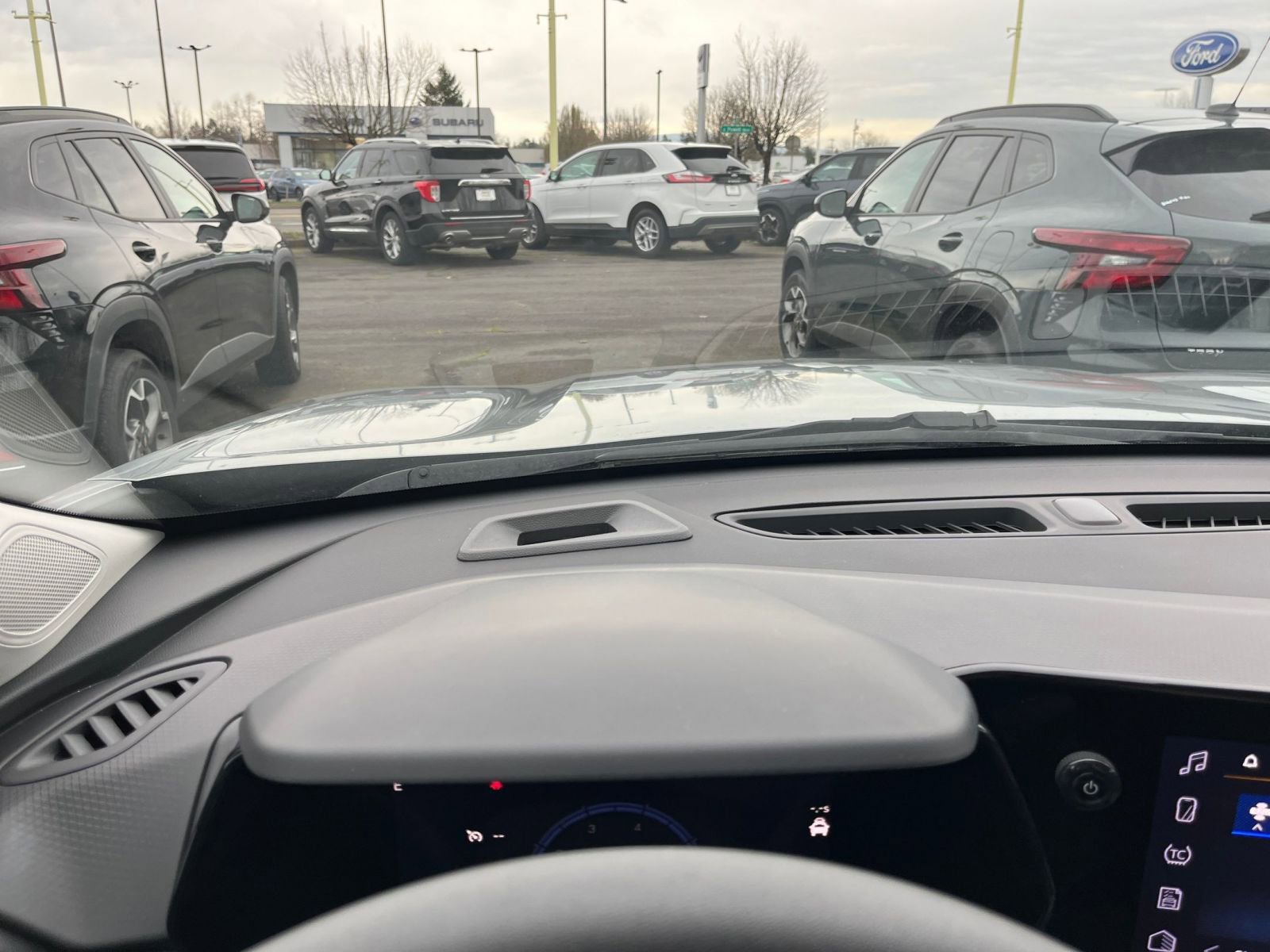 Thumbnail: 2025 Chevrolet Trax - 33