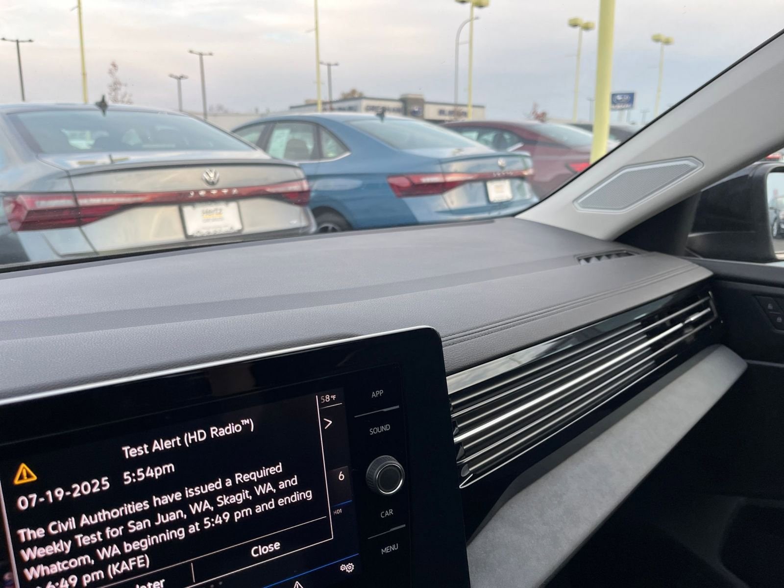 Thumbnail: 2025 Volkswagen Jetta - 35