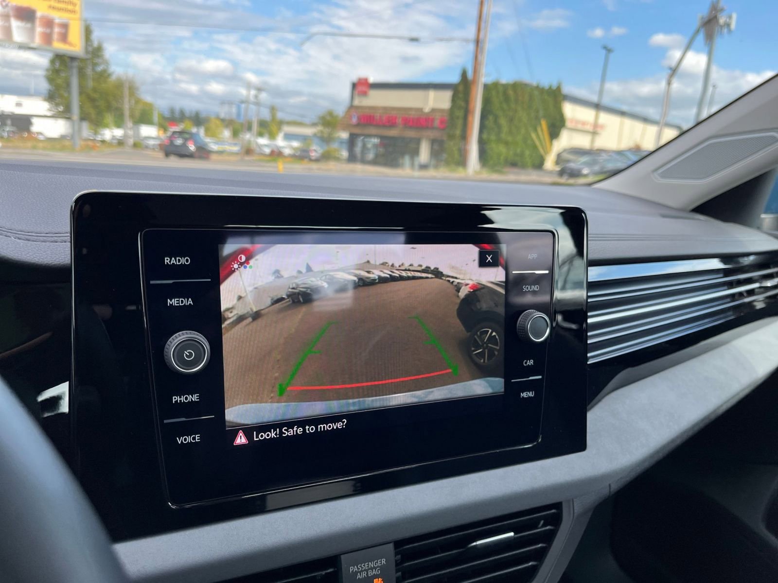 Thumbnail: 2025 Volkswagen Jetta - 17