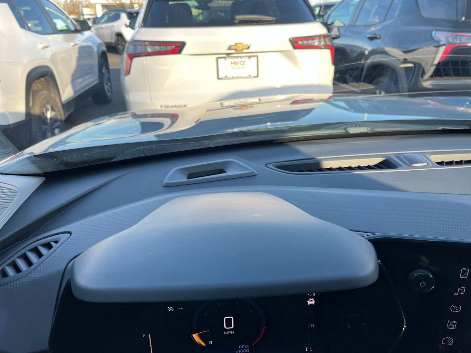 Thumbnail: 2025 Chevrolet Trax - 32