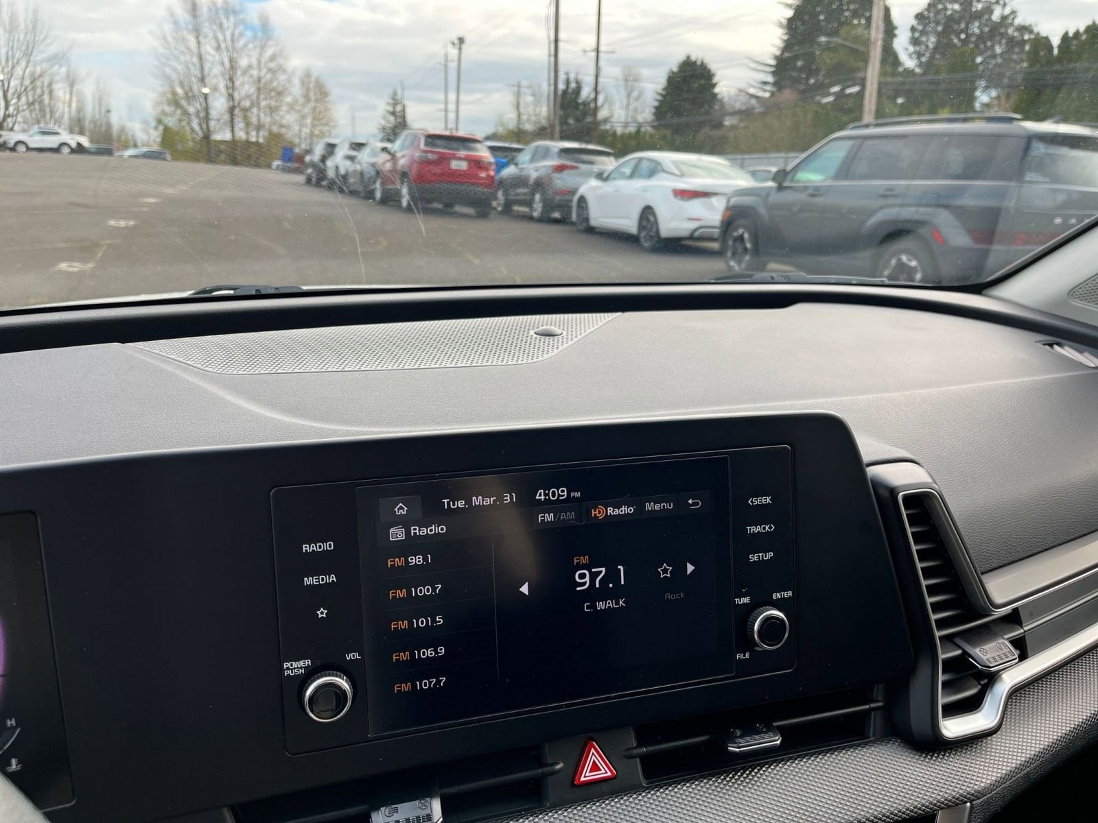 Thumbnail: 2024 Kia Sportage - 17