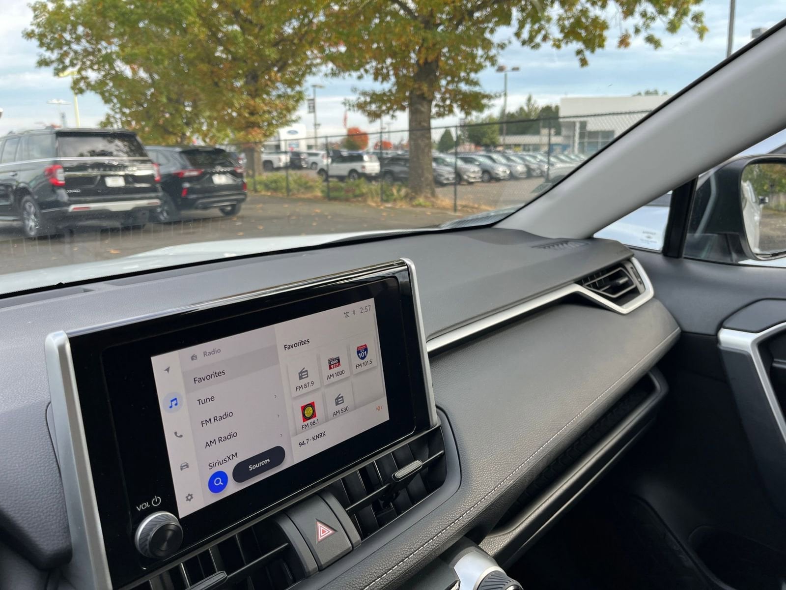 Thumbnail: 2025 Toyota RAV4 - 34