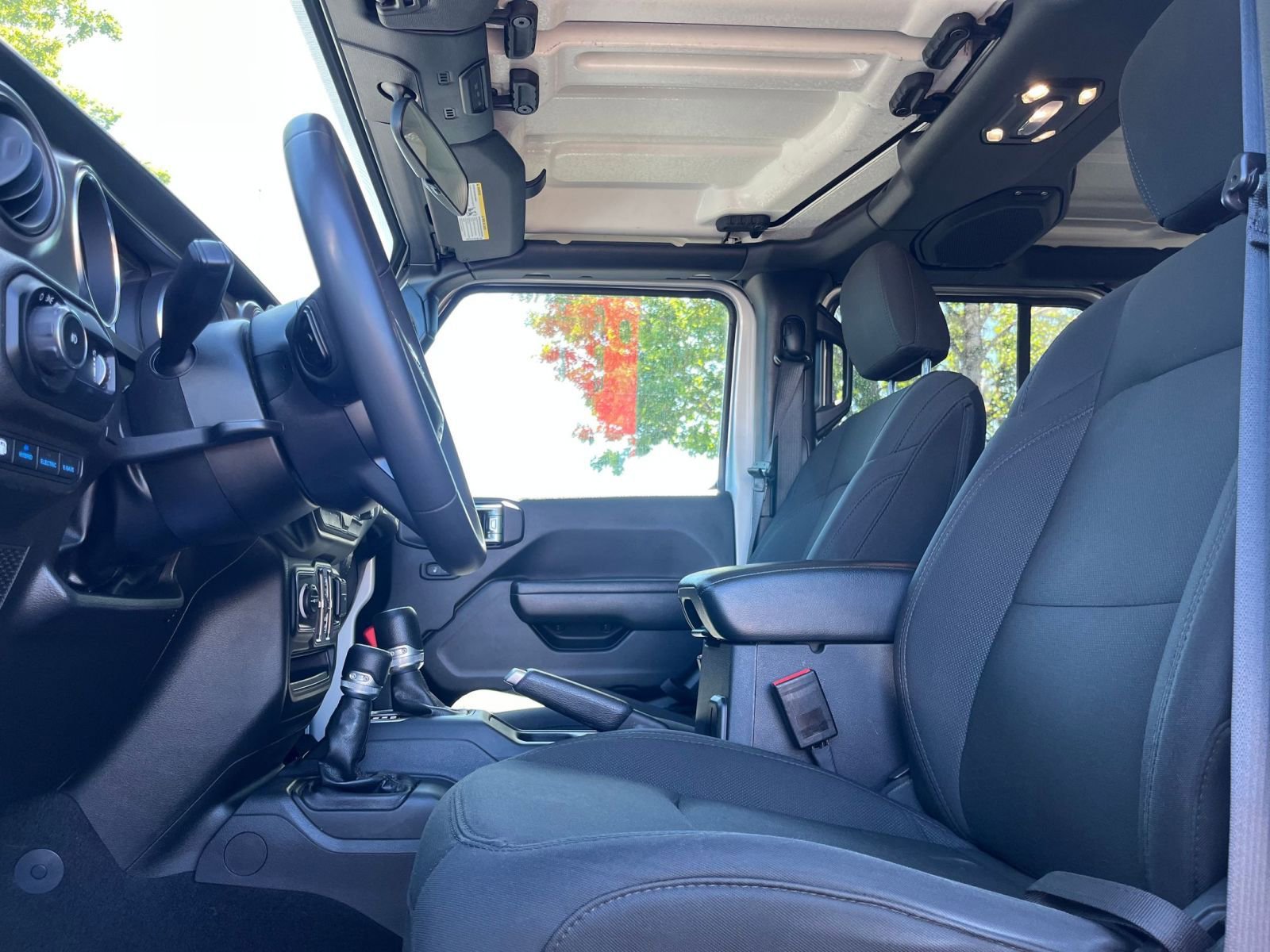 Thumbnail: 2023 Jeep Wrangler - 31