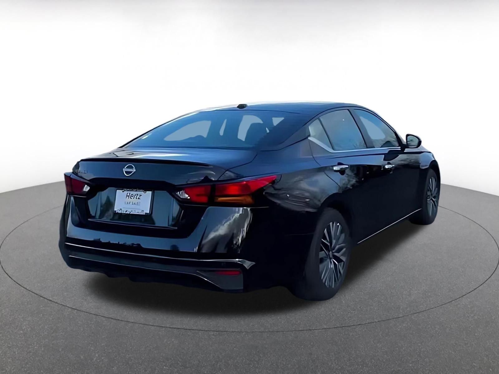 Thumbnail: 2025 Nissan Altima - 12