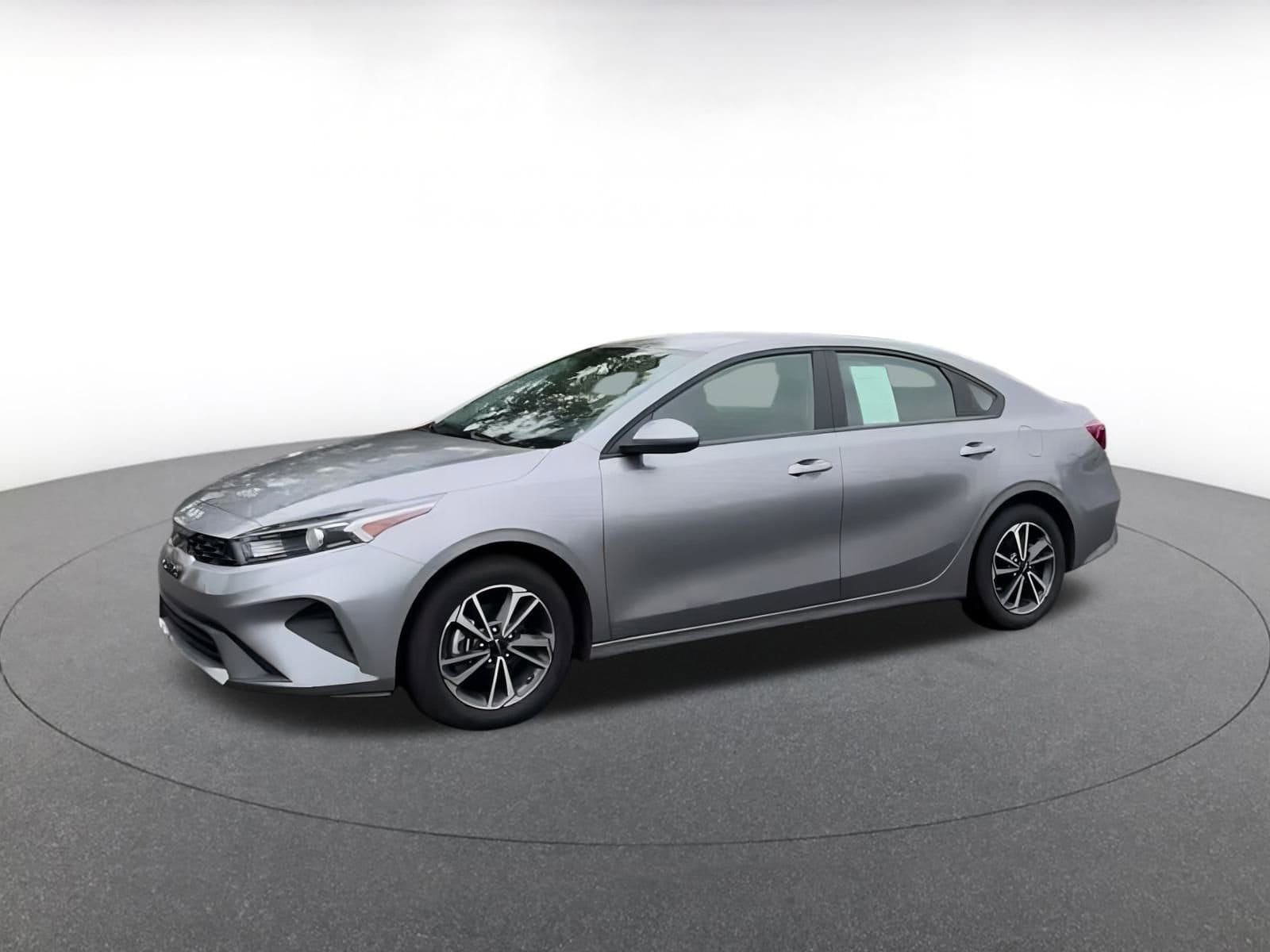 Thumbnail: 2024 Kia Forte - 8