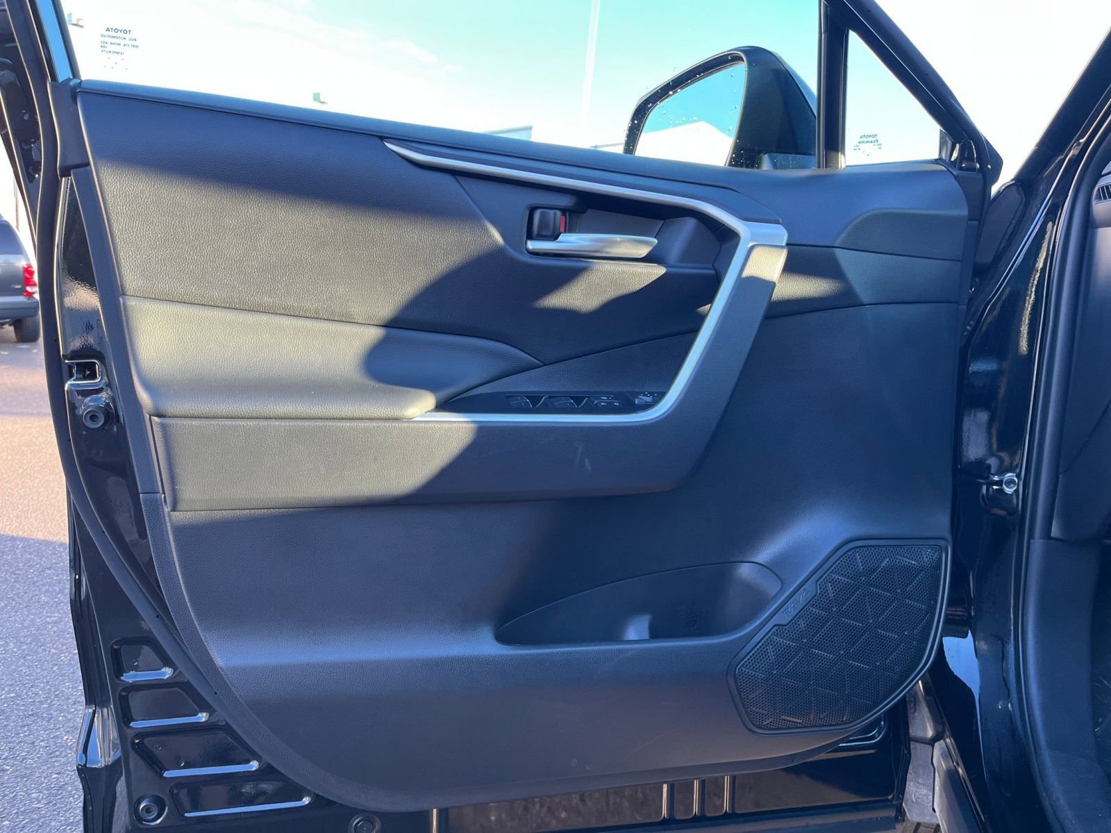 Thumbnail: 2025 Toyota RAV4 - 21