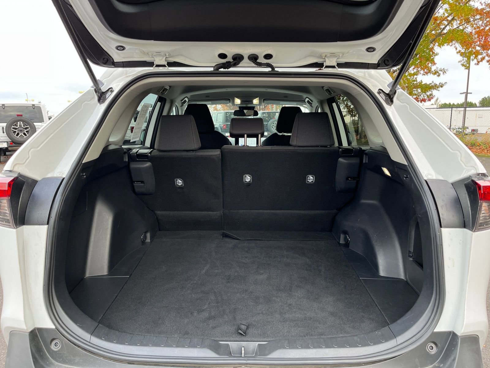 Thumbnail: 2025 Toyota RAV4 - 32