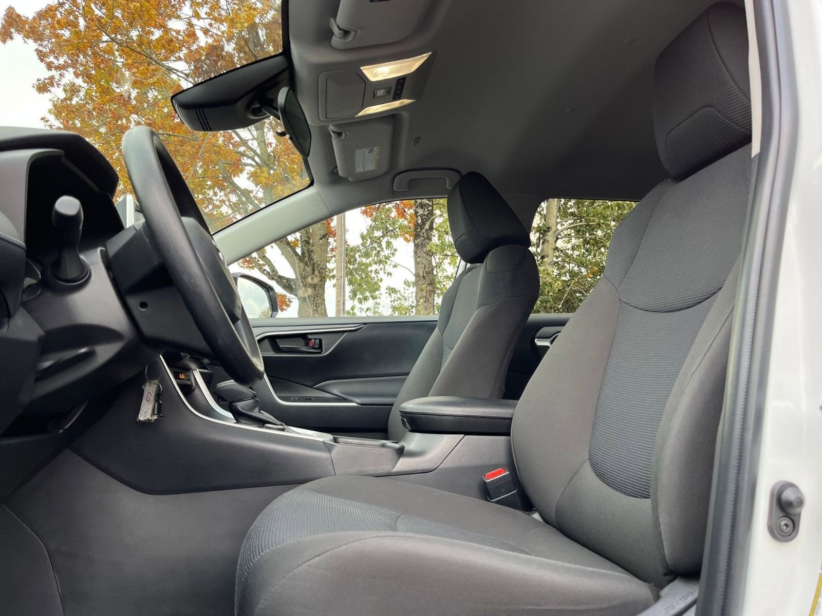 Thumbnail: 2025 Toyota RAV4 - 28