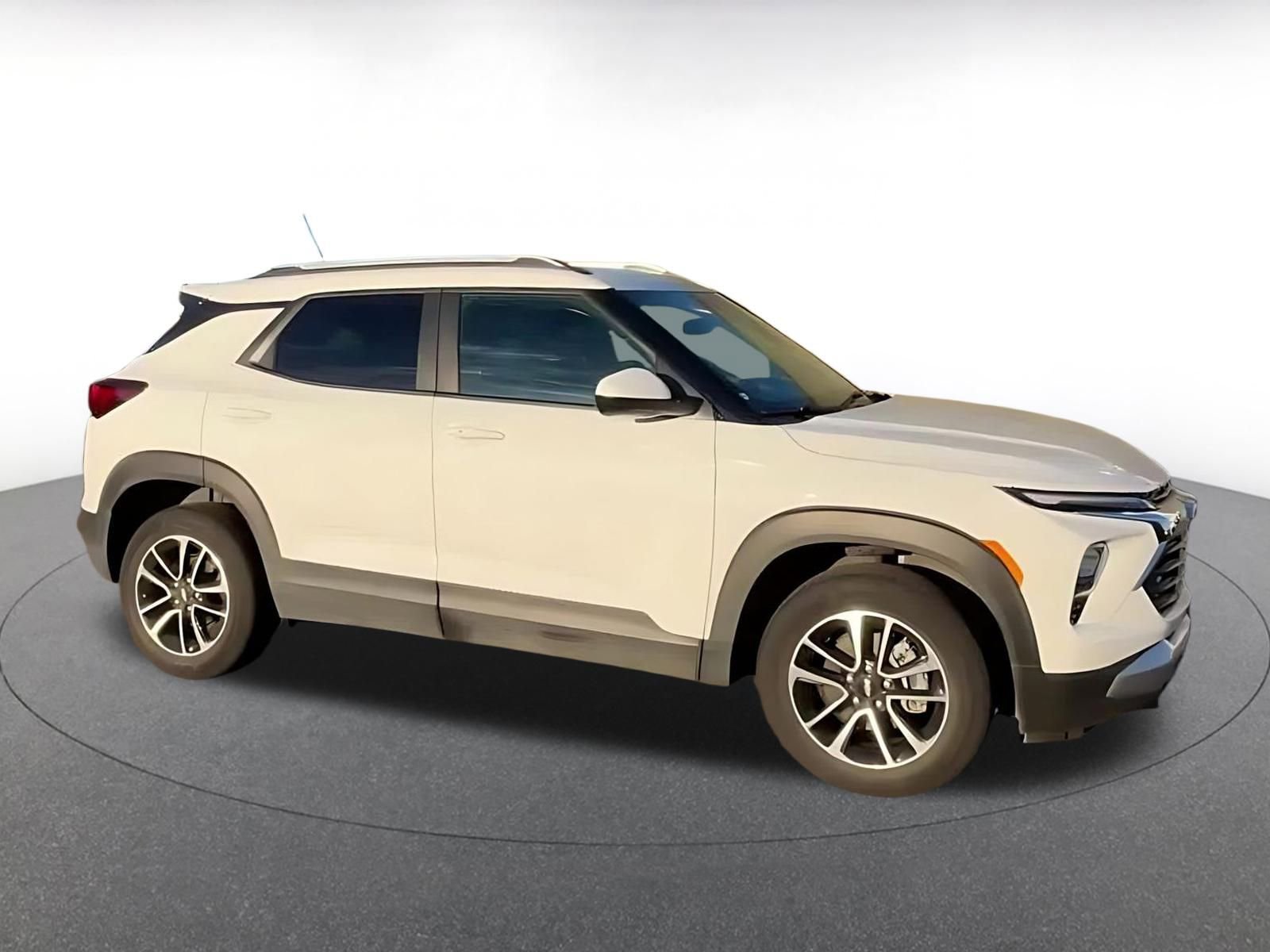 Thumbnail: 2025 Chevrolet TrailBlazer - 16