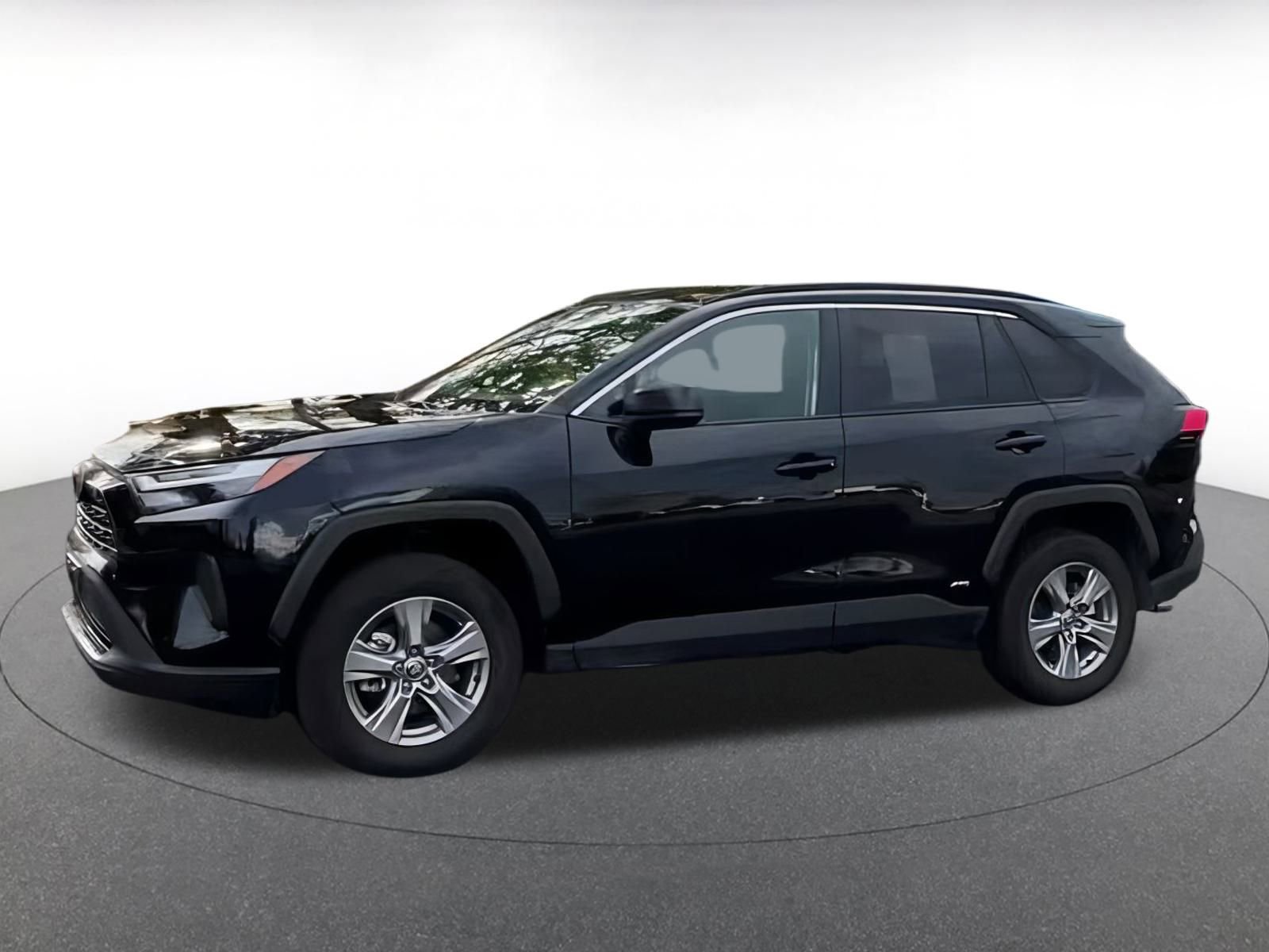 Thumbnail: 2025 Toyota RAV4 - 8