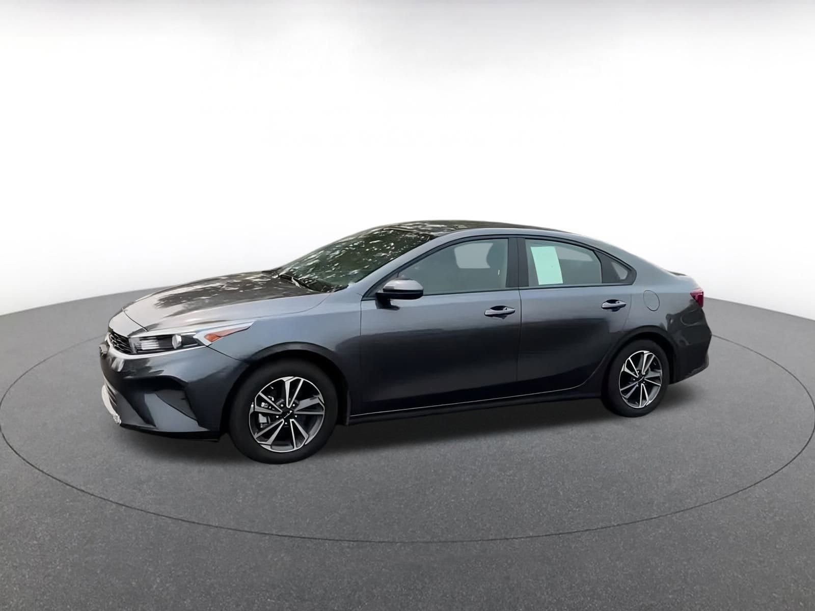 Thumbnail: 2024 Kia Forte - 8