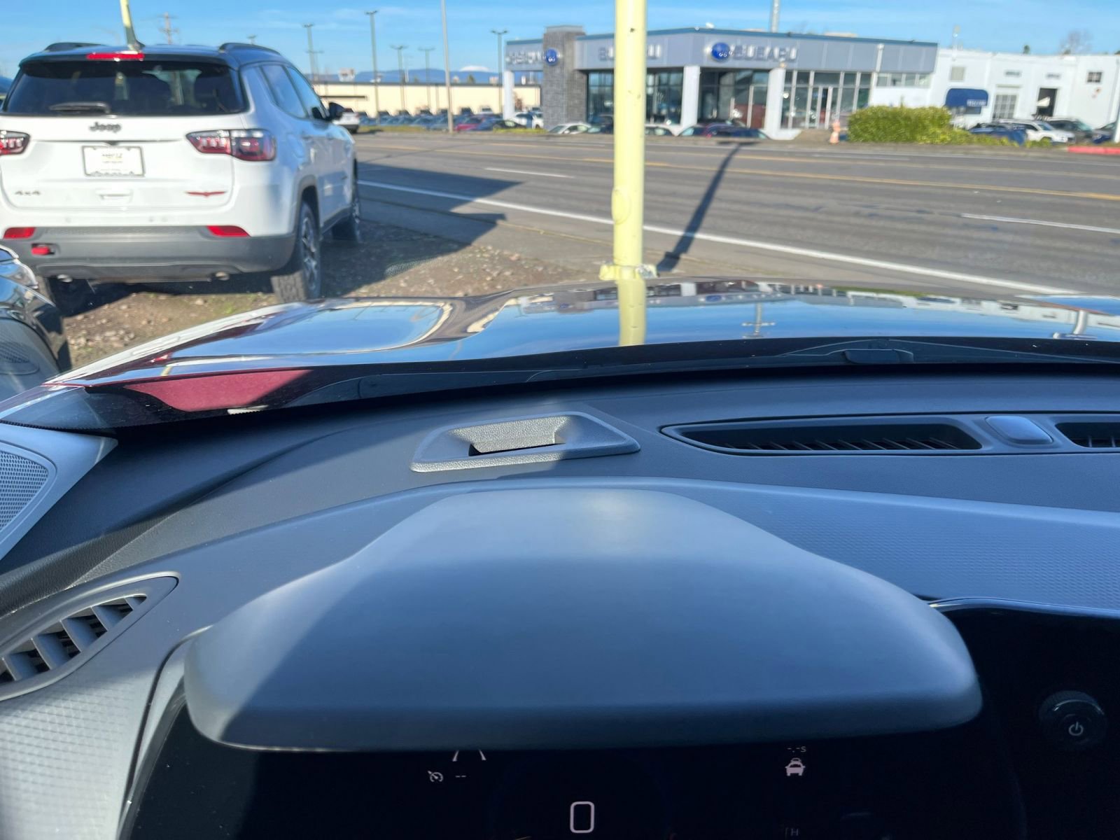 Thumbnail: 2025 Chevrolet Trax - 32