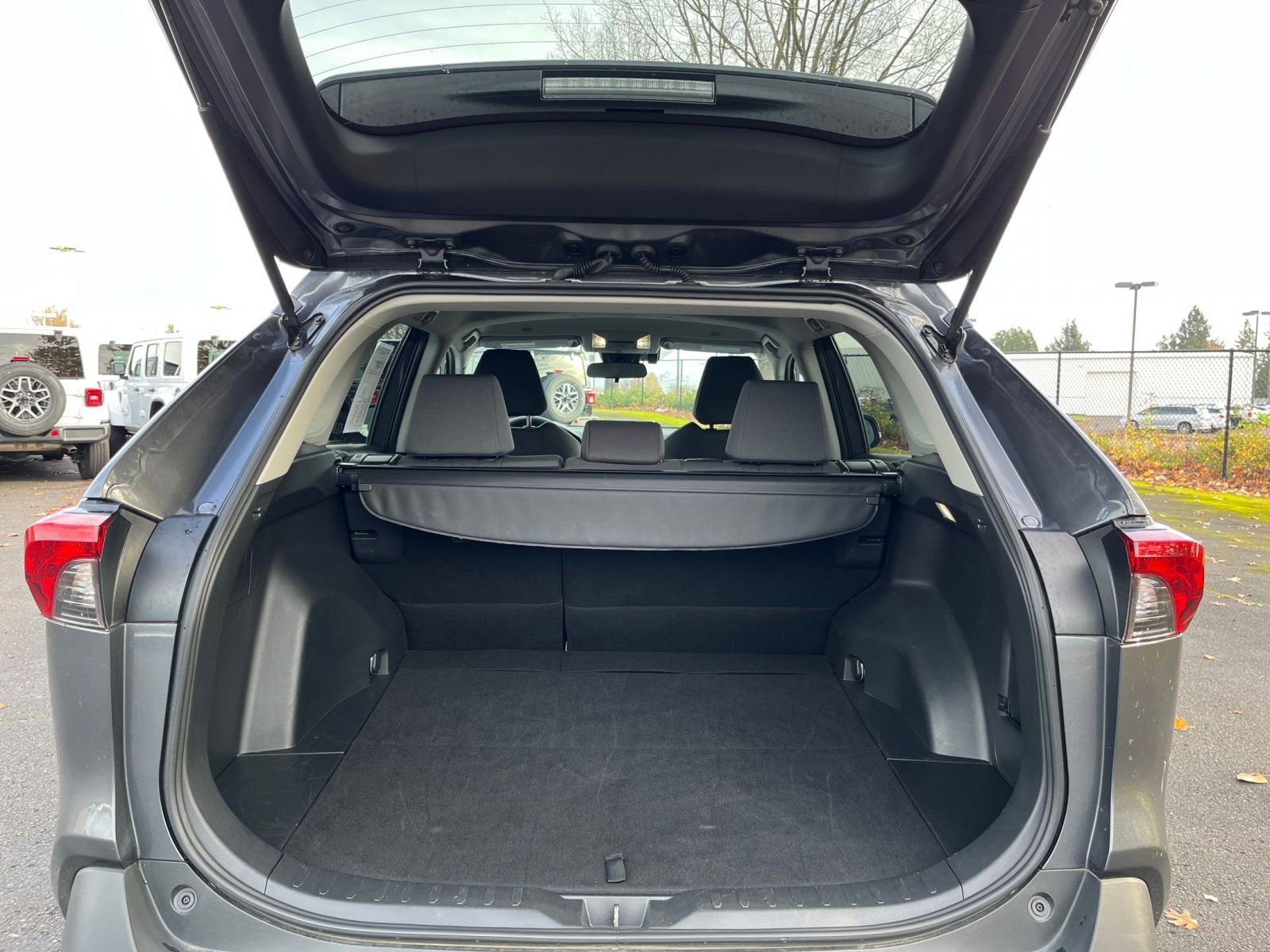 Thumbnail: 2025 Toyota RAV4 - 31