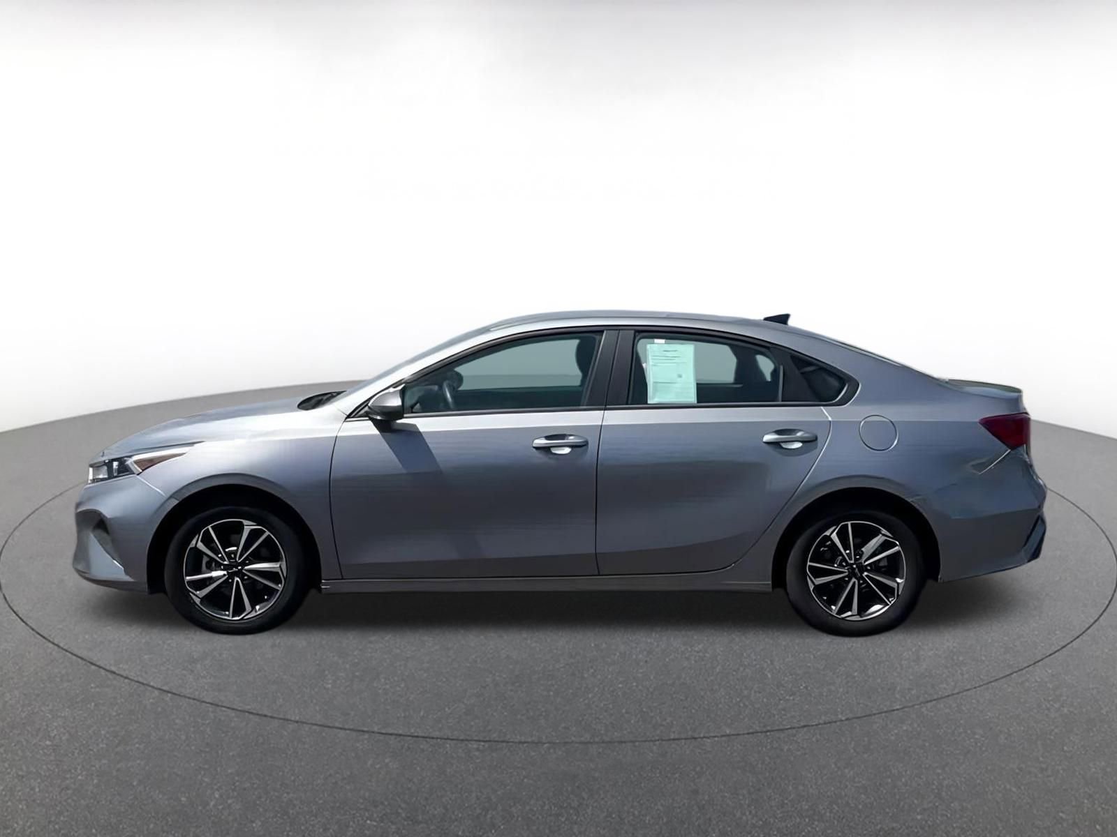 Thumbnail: 2023 Kia Forte - 11