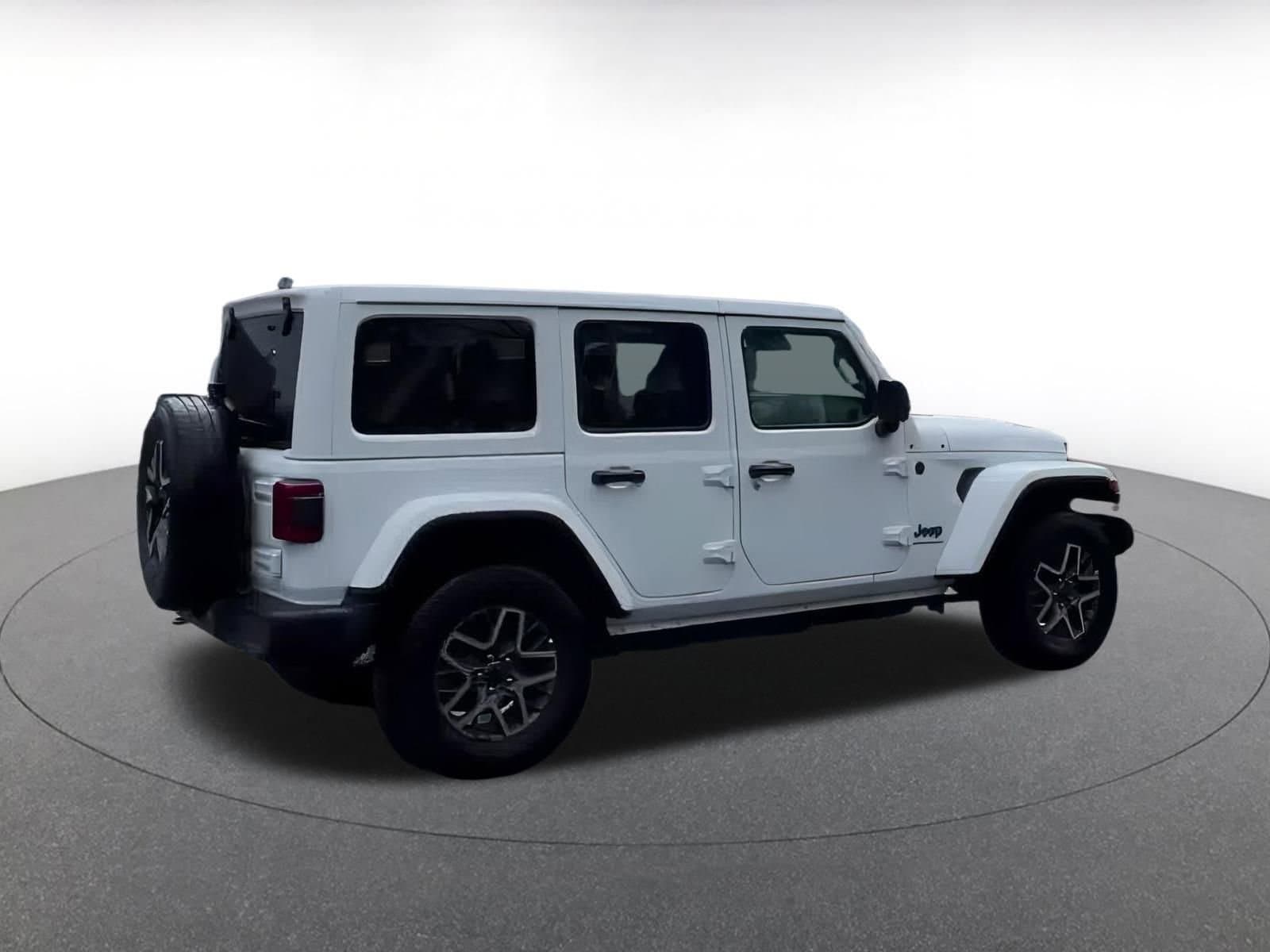 Thumbnail: 2025 Jeep Wrangler - 15