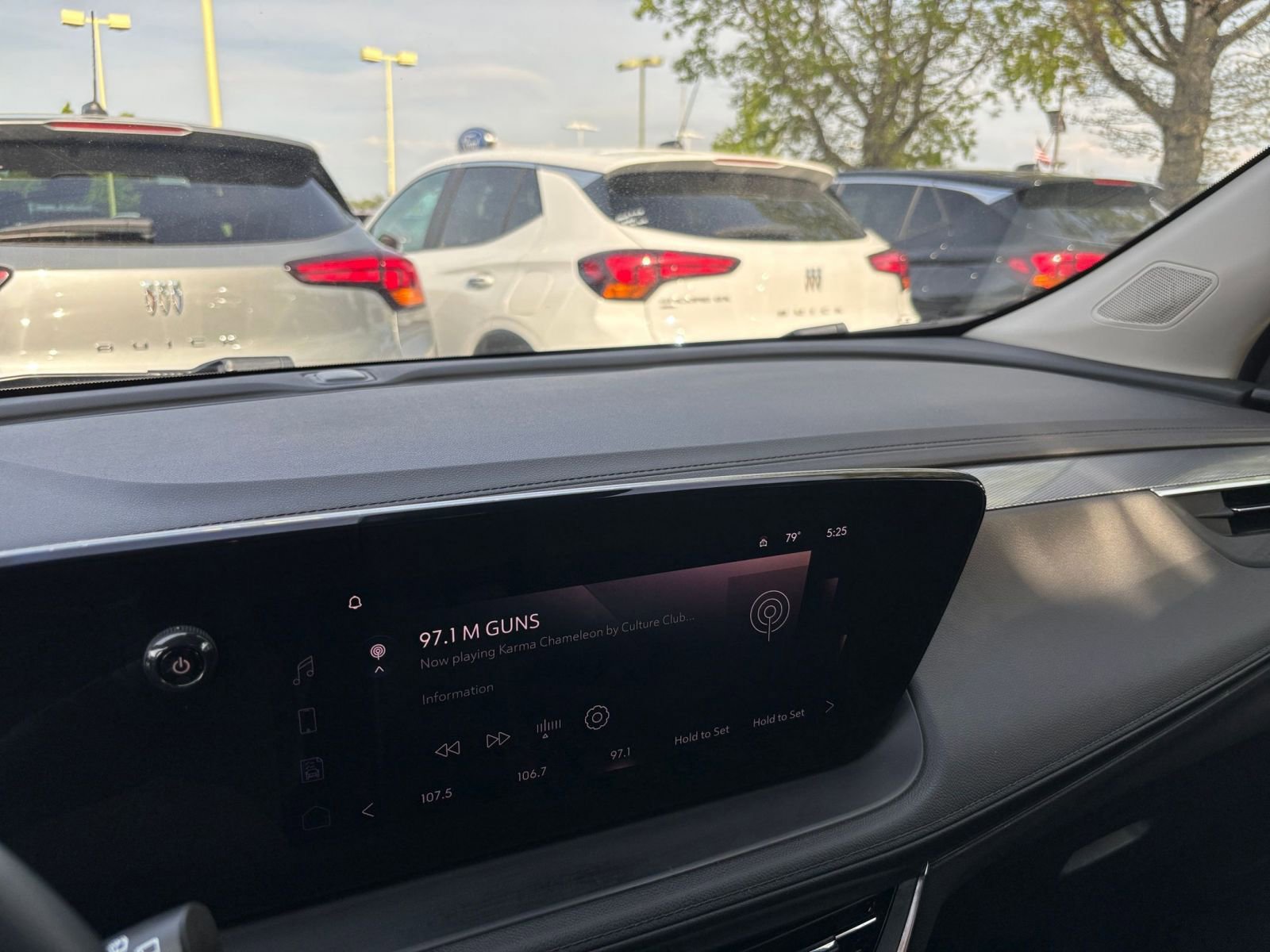 Thumbnail: 2025 Buick Encore GX - 17