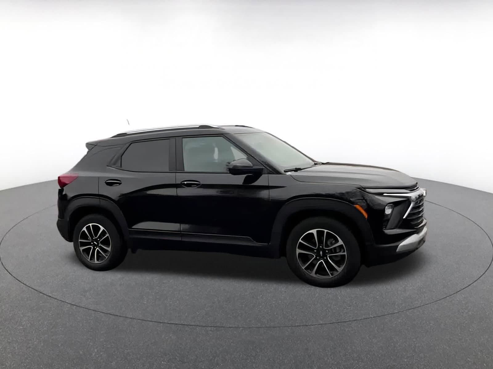 Thumbnail: 2025 Chevrolet TrailBlazer - 2