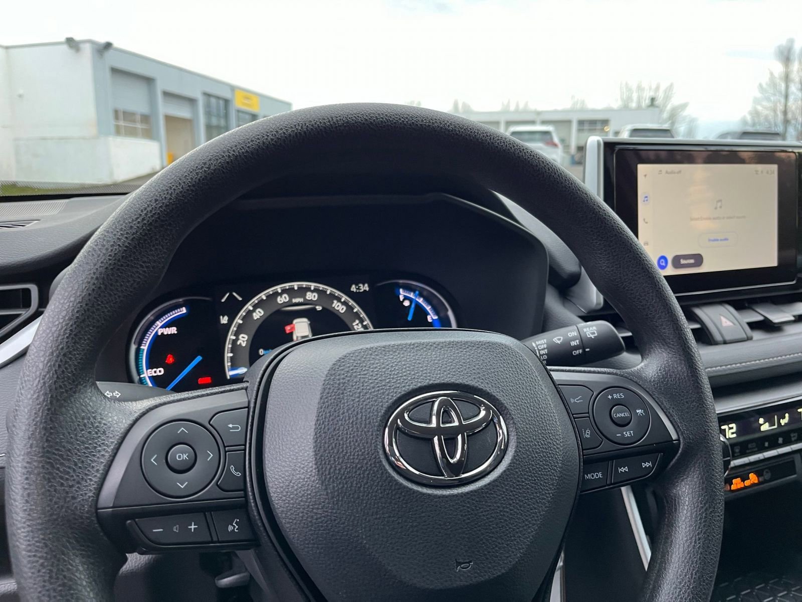 Thumbnail: 2025 Toyota RAV4 - 27