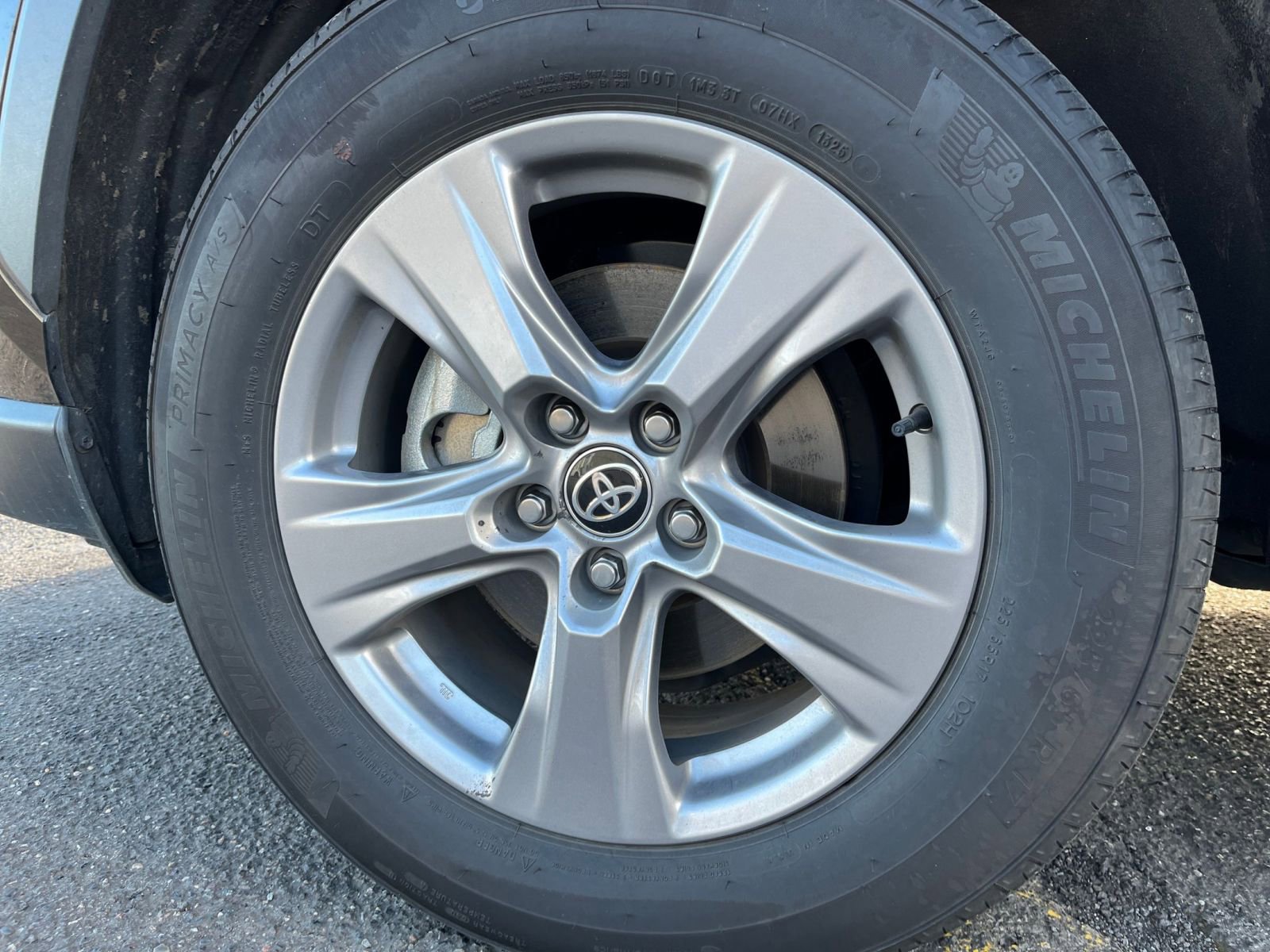 Thumbnail: 2025 Toyota RAV4 - 34