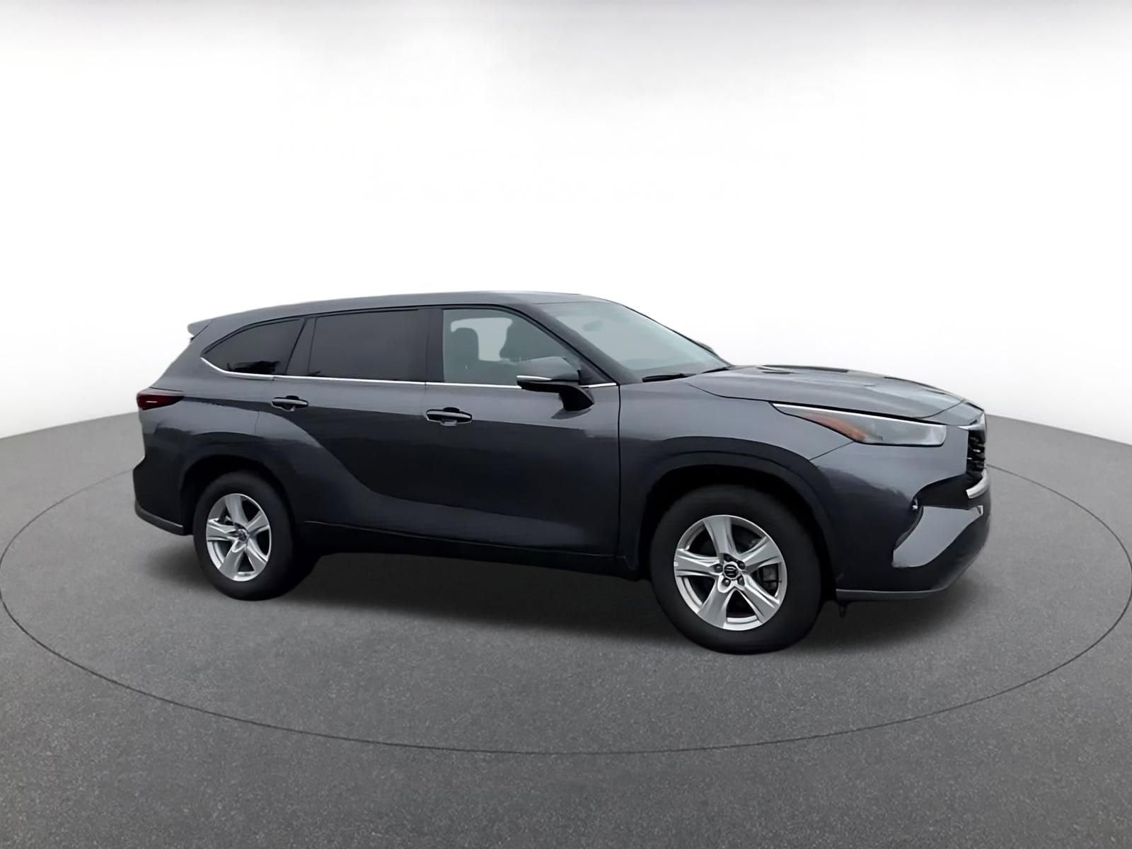 Thumbnail: 2025 Toyota Highlander - 2