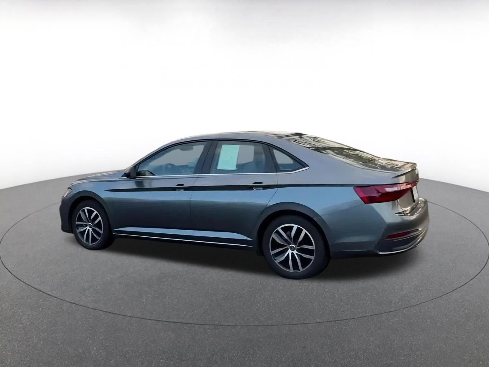 Thumbnail: 2025 Volkswagen Jetta - 4