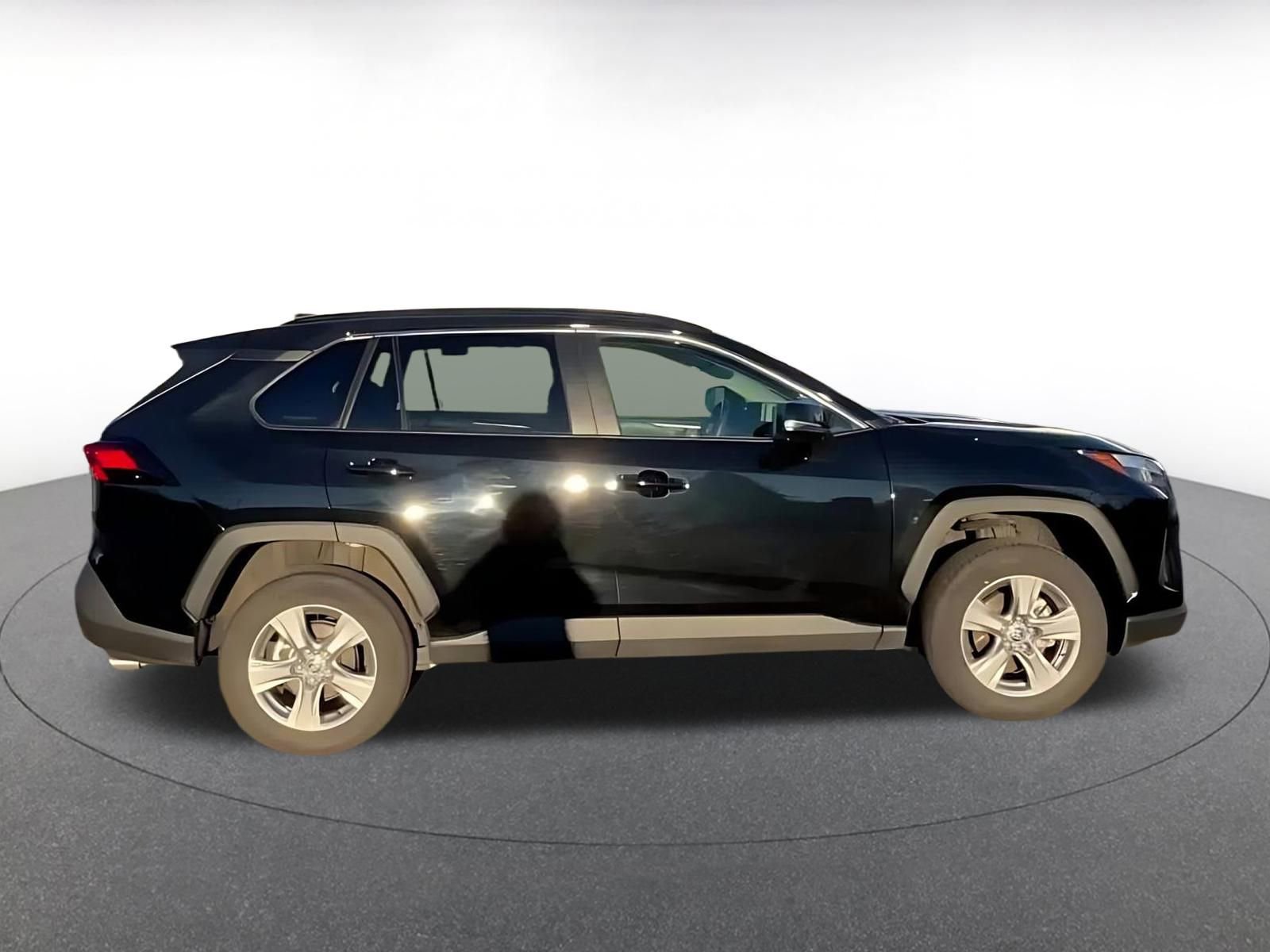 Thumbnail: 2025 Toyota RAV4 - 15