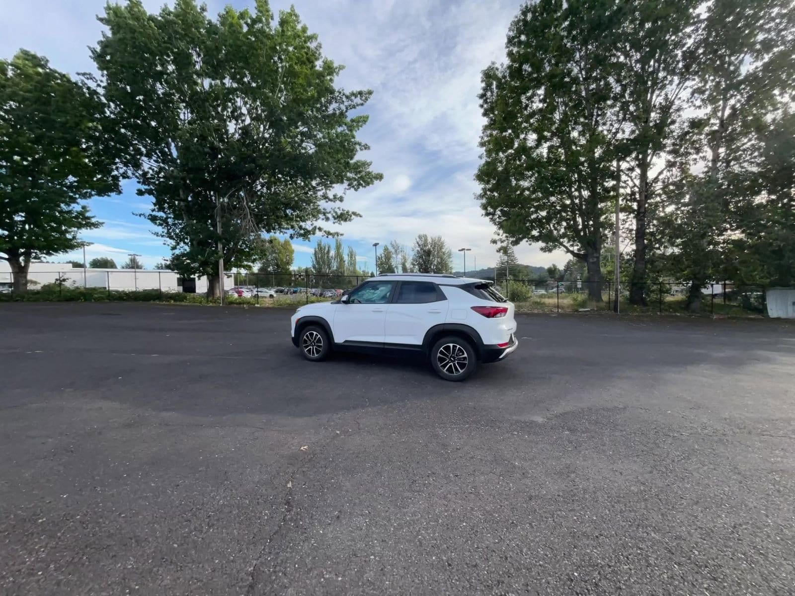 Thumbnail: 2024 Chevrolet TrailBlazer - 16