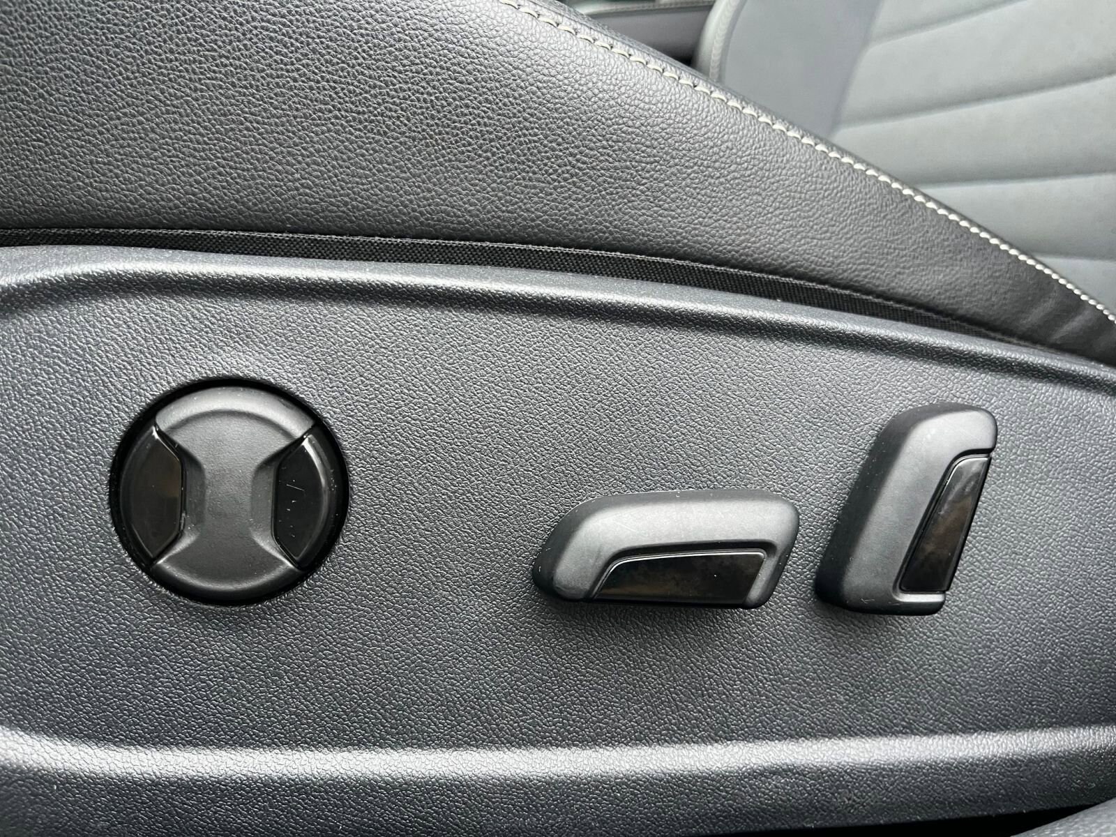 Thumbnail: 2025 Volkswagen Jetta - 23