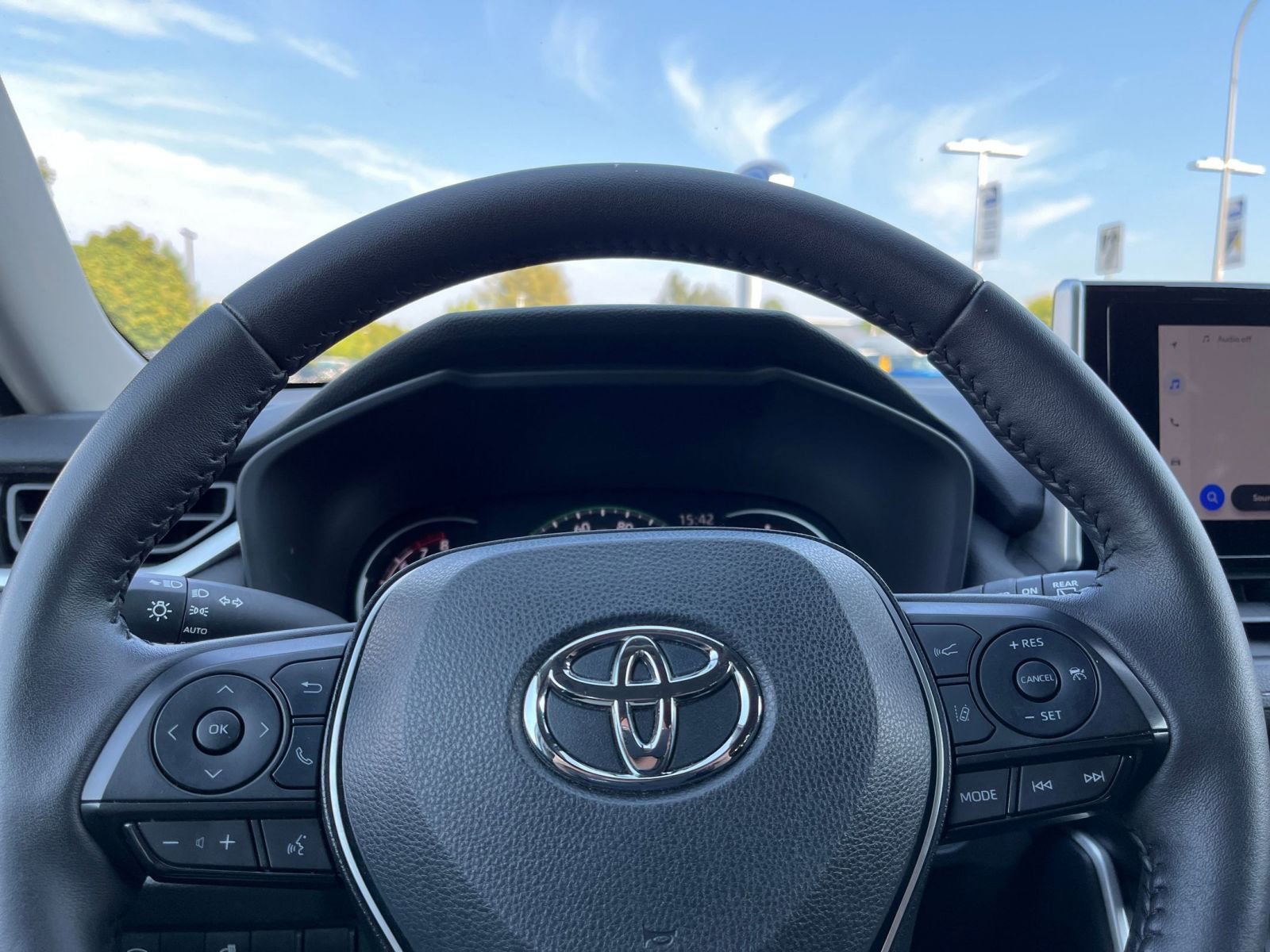 Thumbnail: 2024 Toyota RAV4 - 31