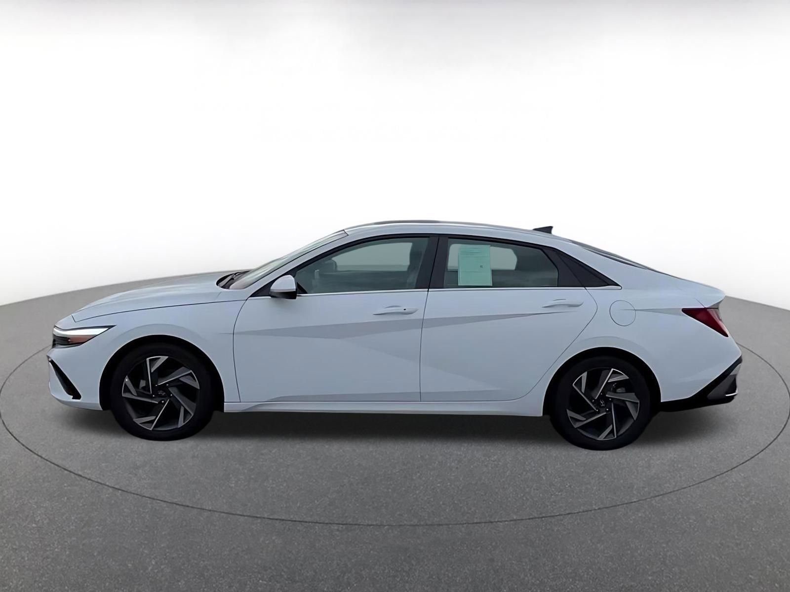 Thumbnail: 2025 Hyundai Elantra - 9