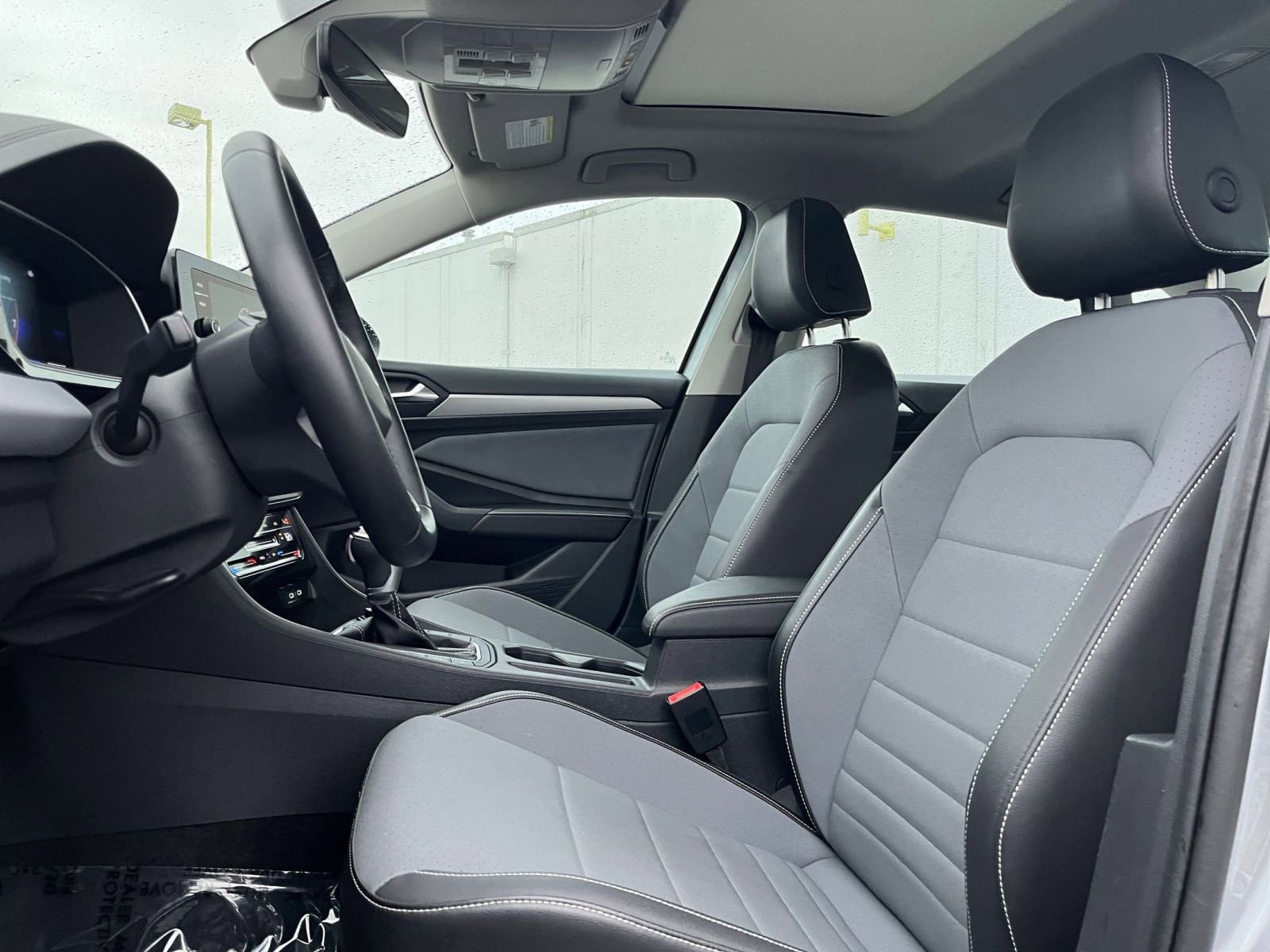 Thumbnail: 2025 Volkswagen Jetta - 27