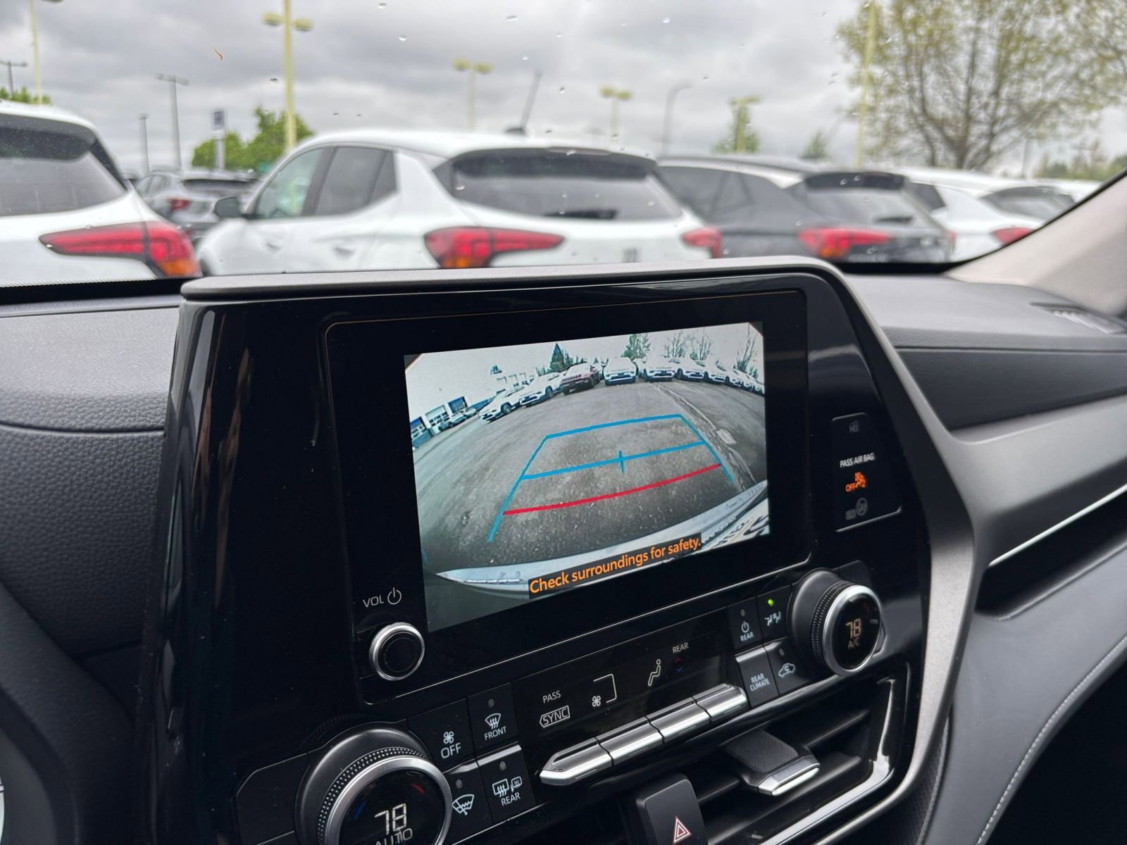 Thumbnail: 2025 Toyota Highlander - 25