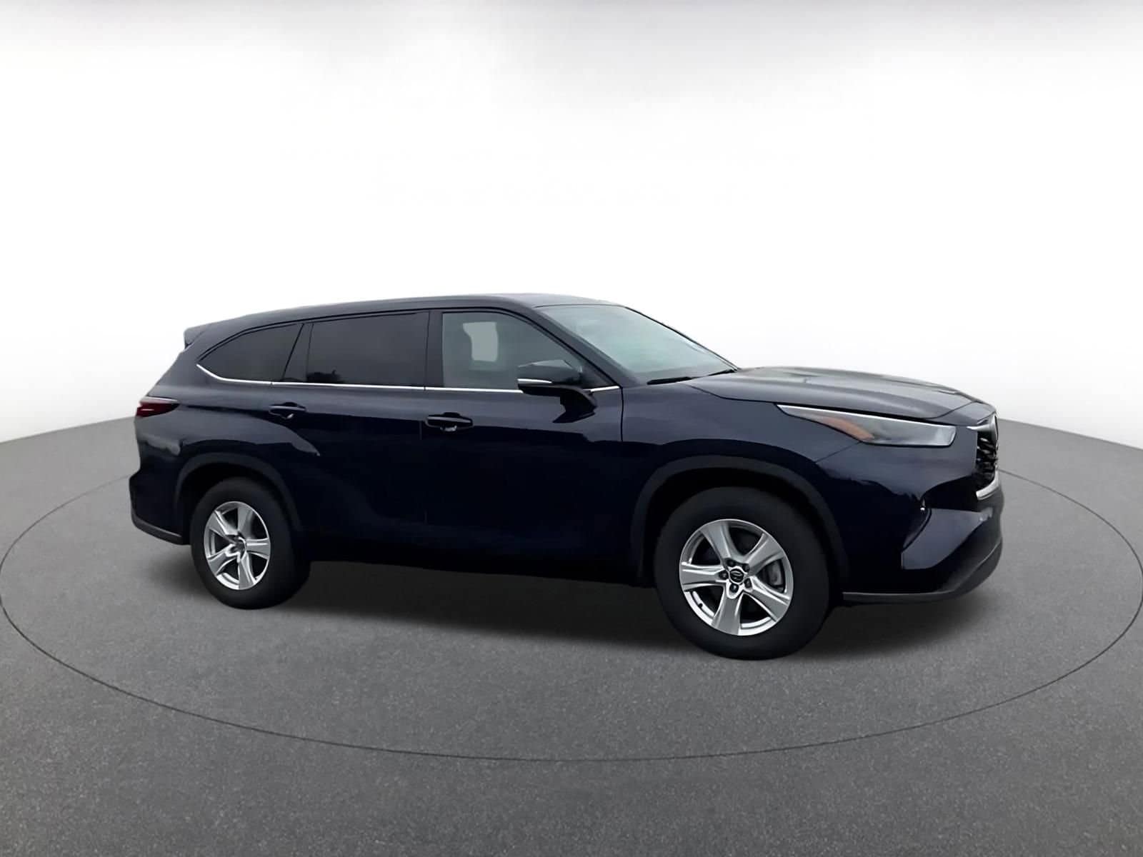 Thumbnail: 2025 Toyota Highlander - 2