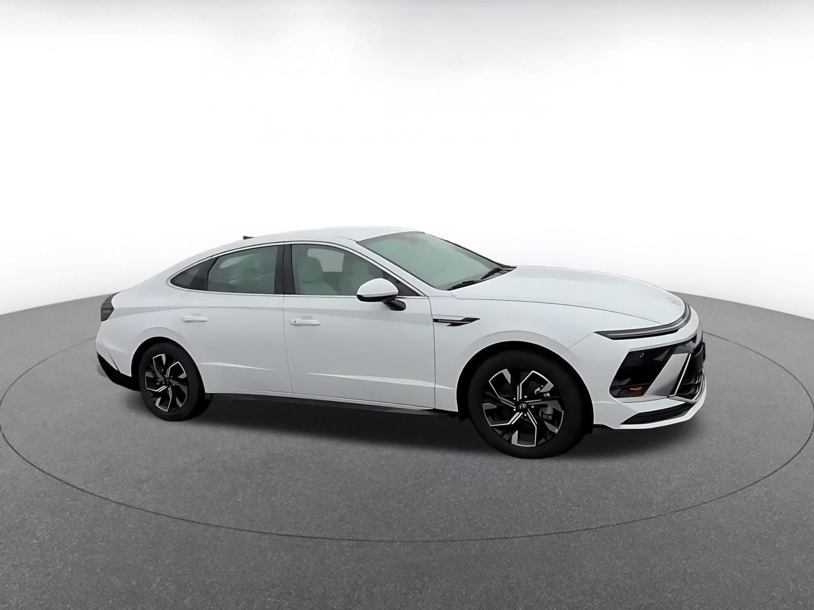 Thumbnail: 2025 Hyundai Sonata - 2