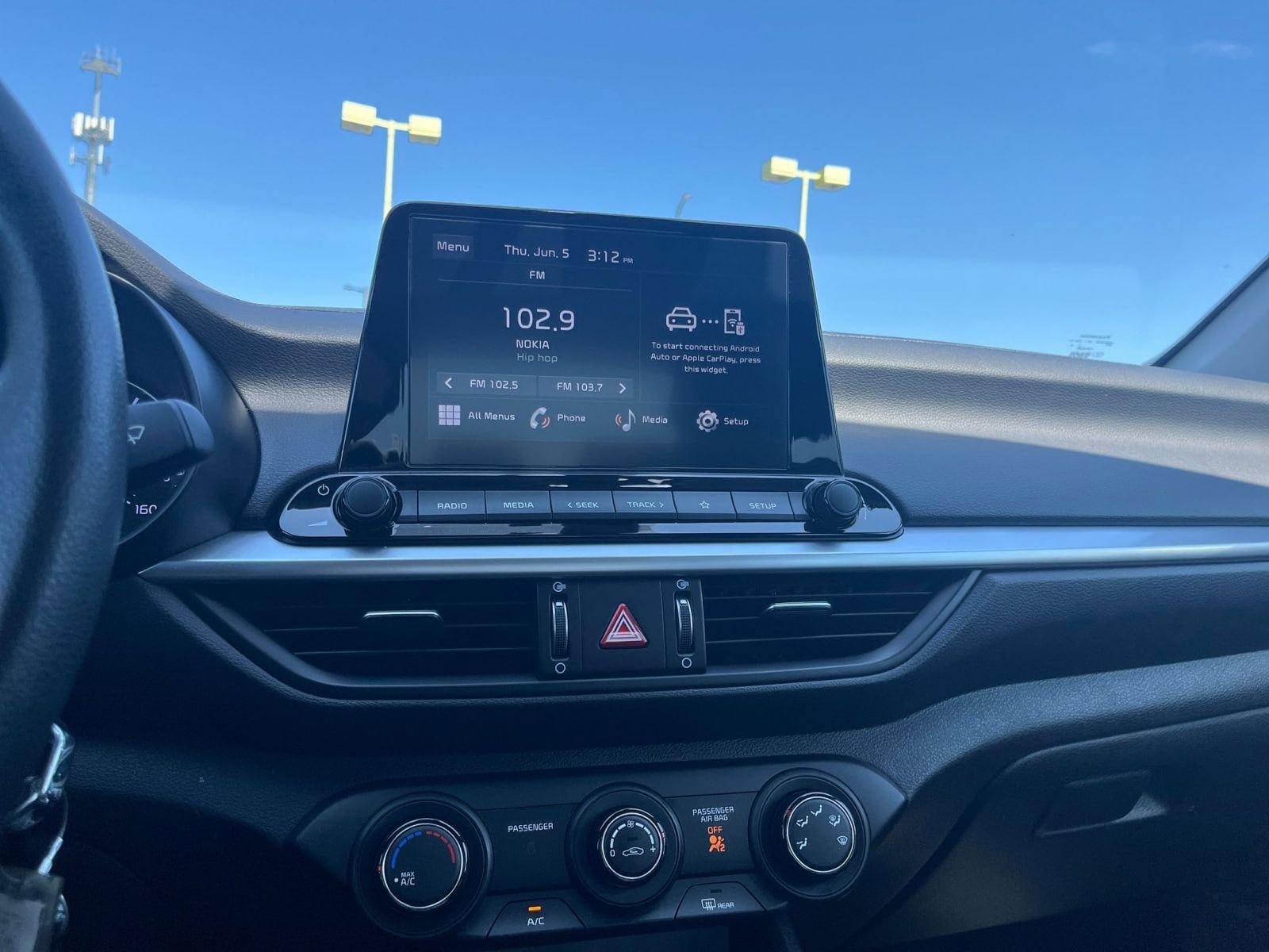 Thumbnail: 2024 Kia Forte - 21