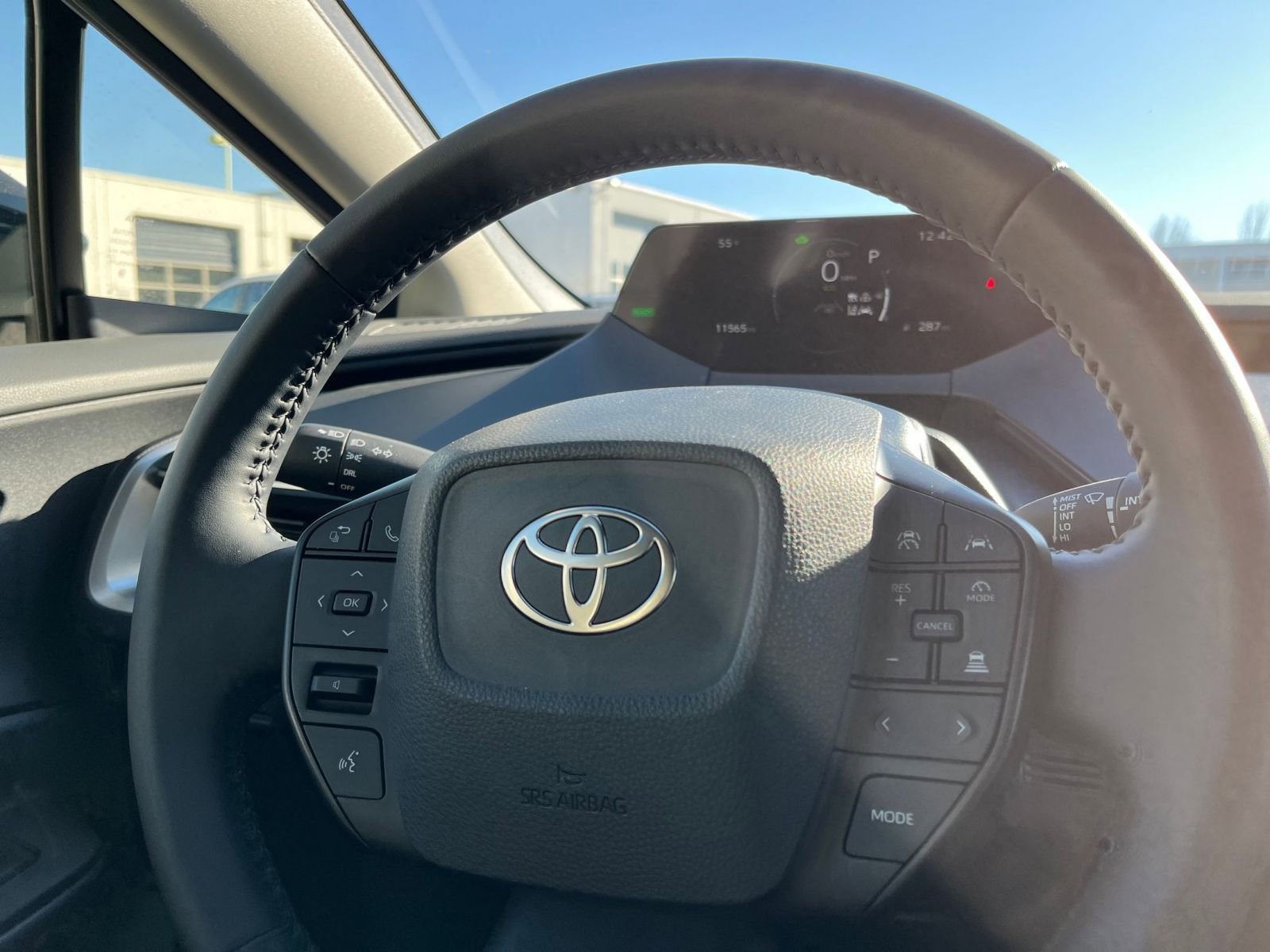 Thumbnail: 2025 Toyota Prius - 25