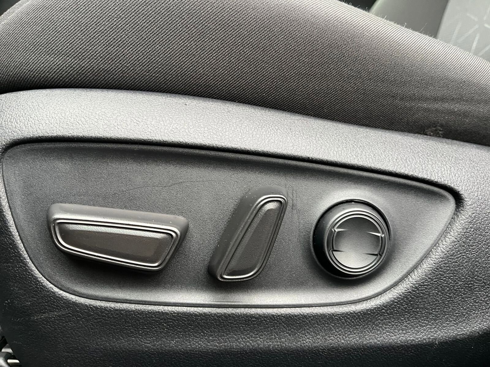 Thumbnail: 2025 Toyota RAV4 - 24