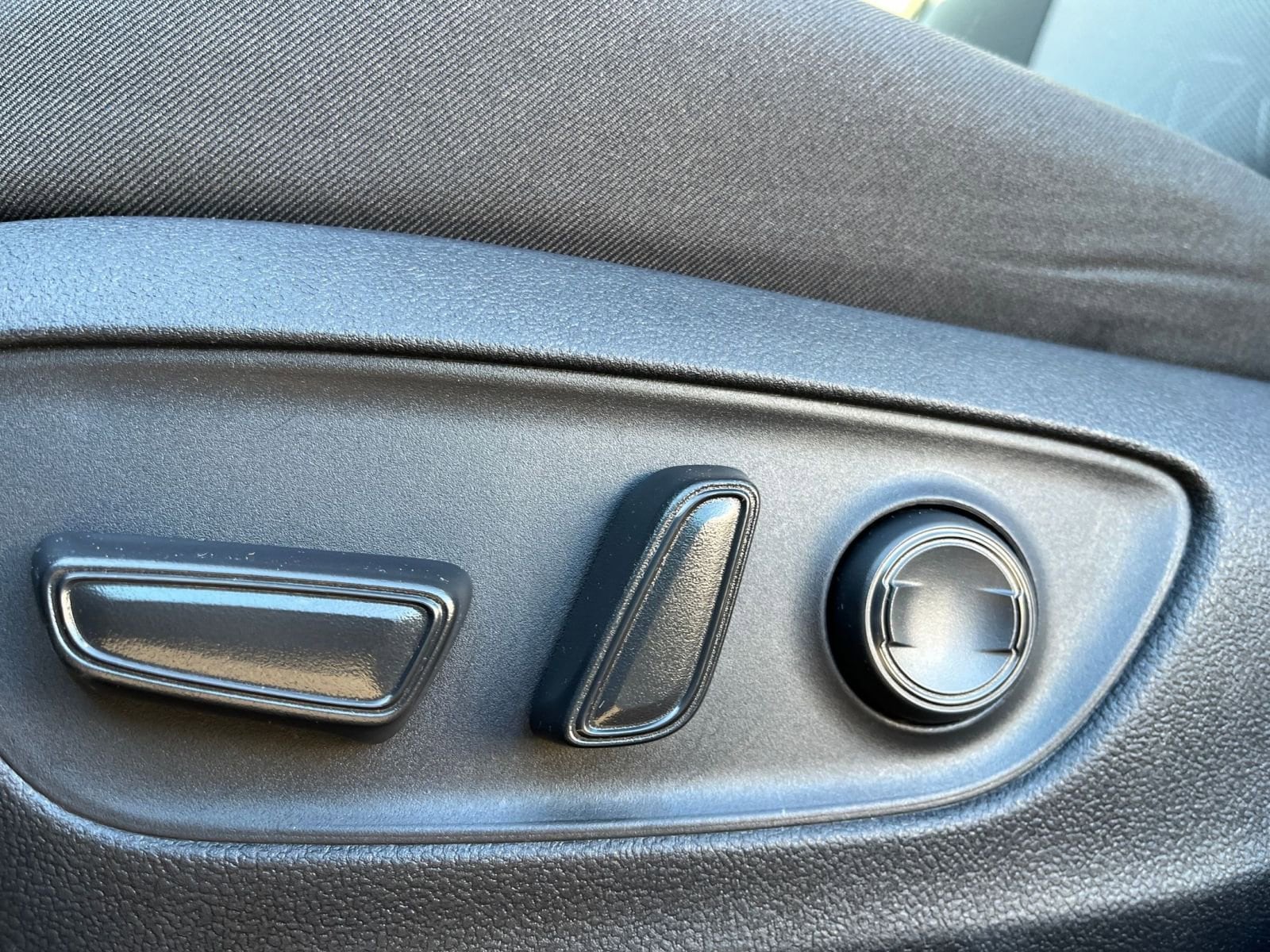 Thumbnail: 2025 Toyota RAV4 - 23