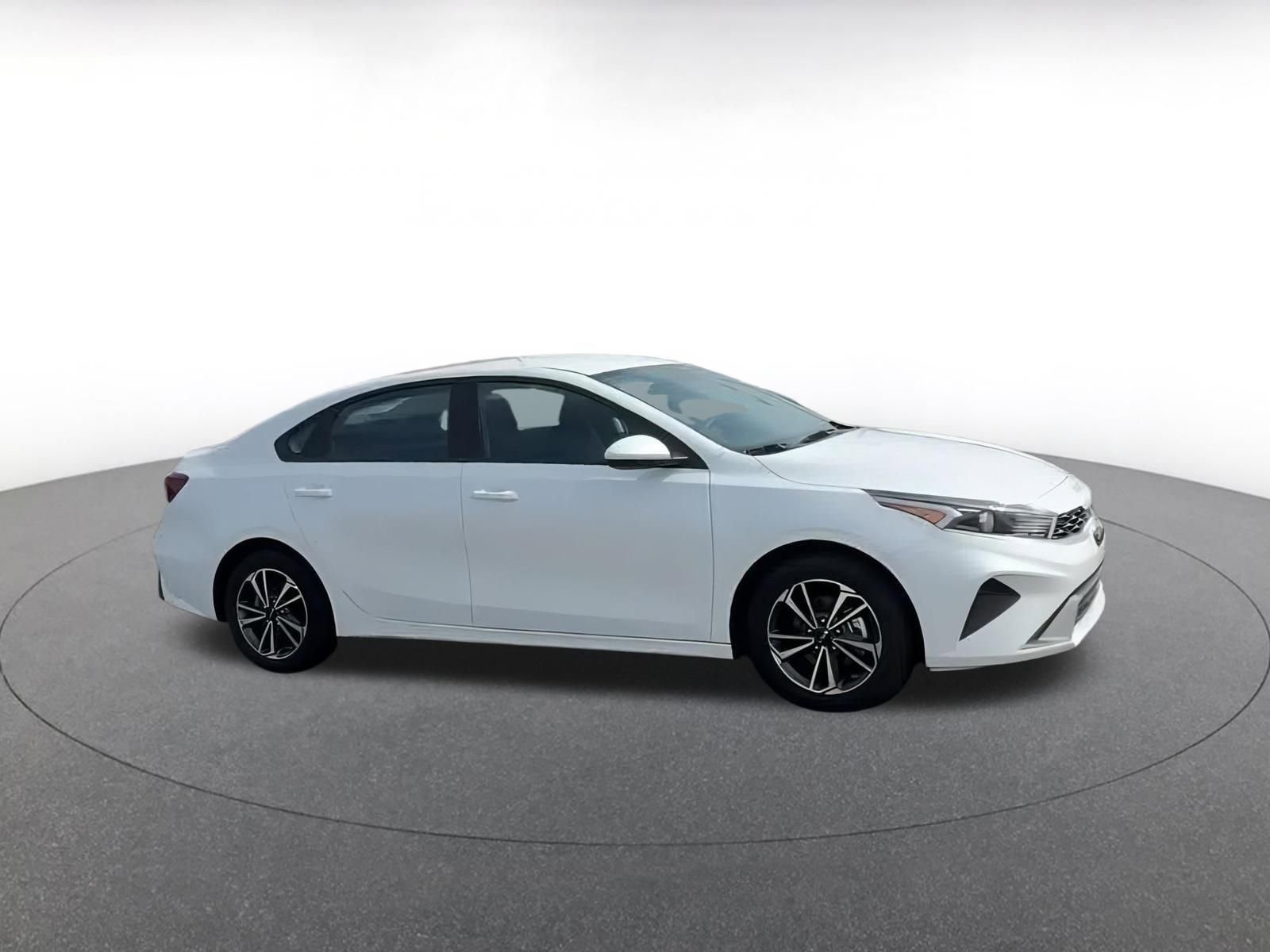 Thumbnail: 2024 Kia Forte - 2